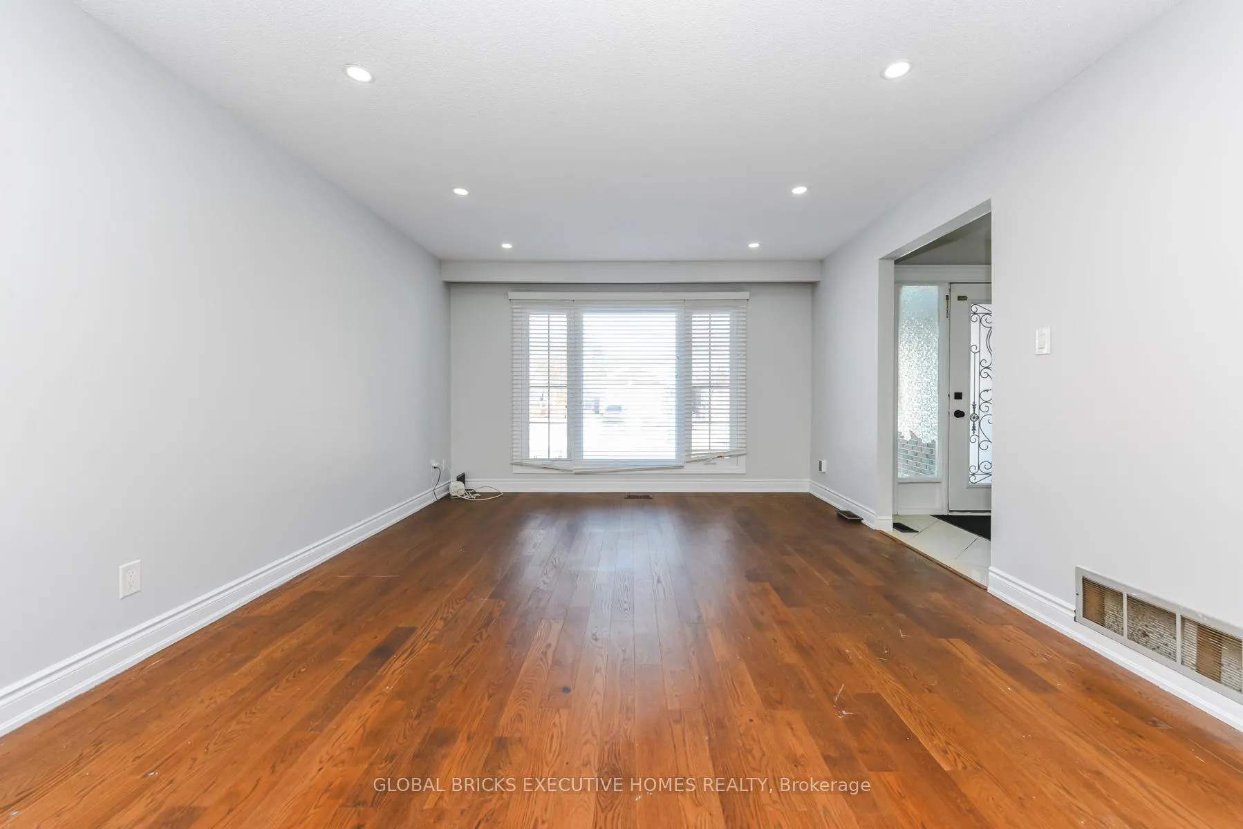 Photo 35 of 77 Blackthorn Lane, Brampton, Brampton North — HOMEH