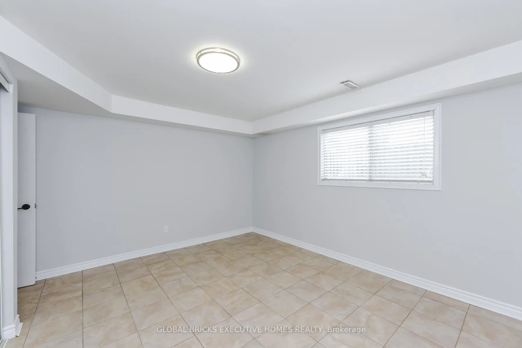 Photo 38 of 77 Blackthorn Lane, Brampton, Brampton North — HOMEH