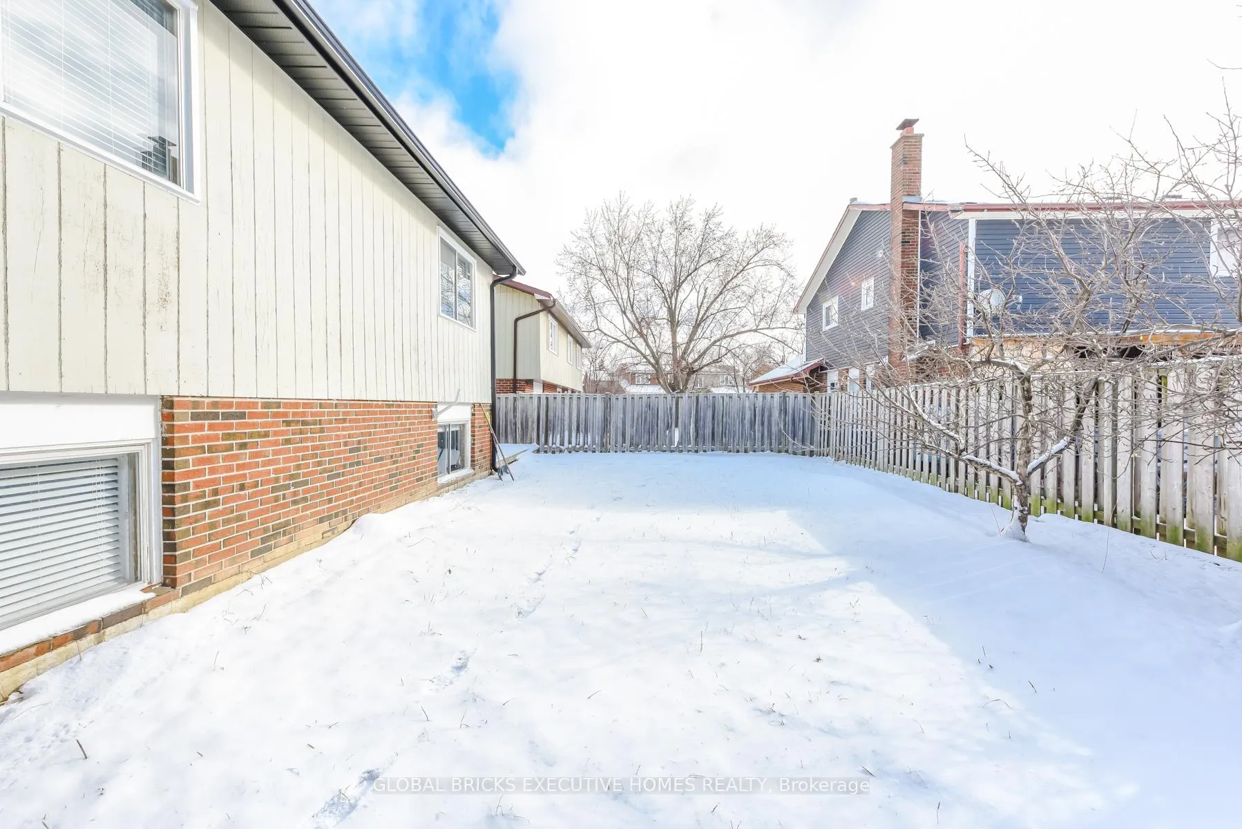 Photo 44 of 77 Blackthorn Lane, Brampton, Brampton North — HOMEH