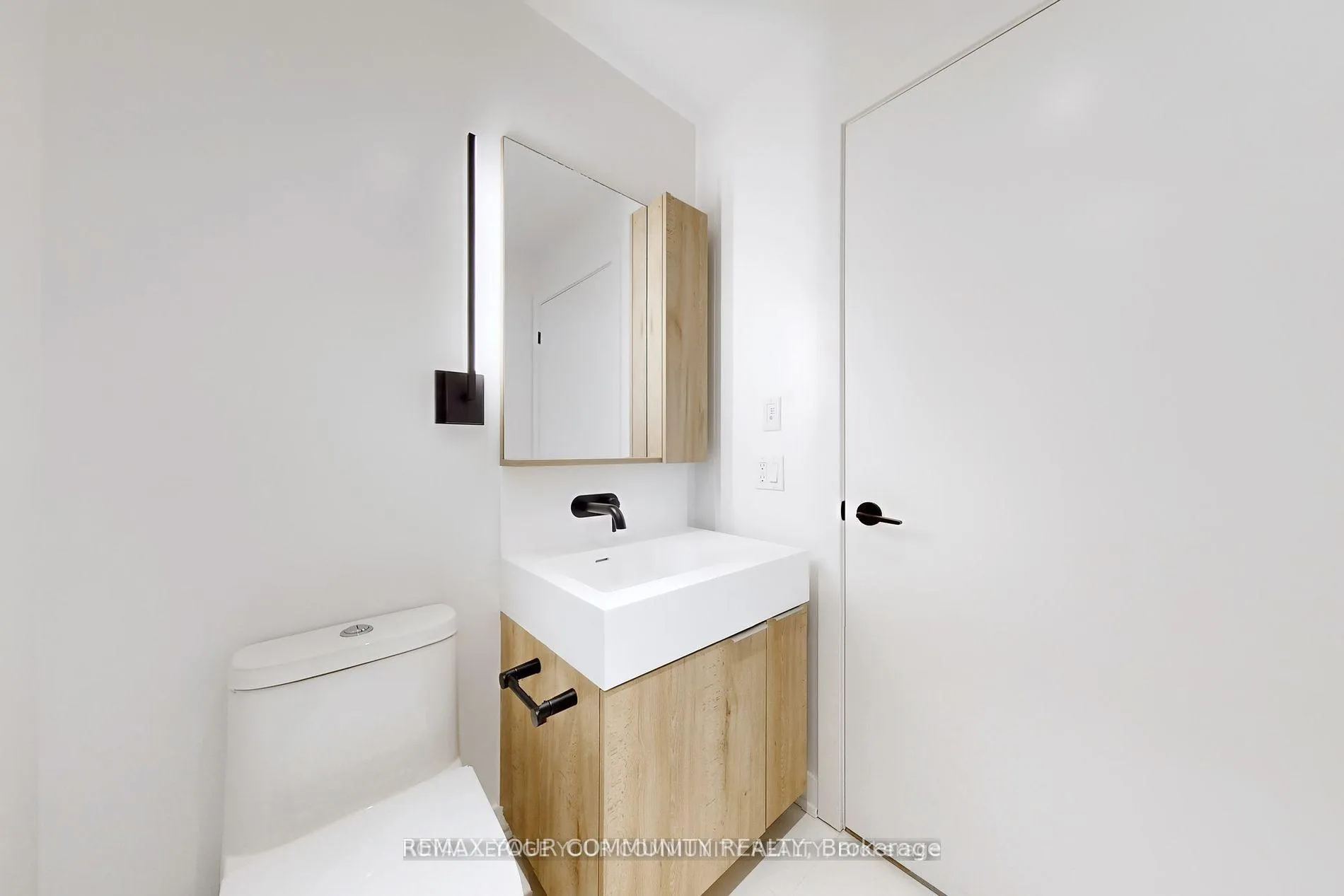 Photo 18 of Unit 1401, 117 Broadway Avenue, Toronto, Mount Pleasant West — HOMEH