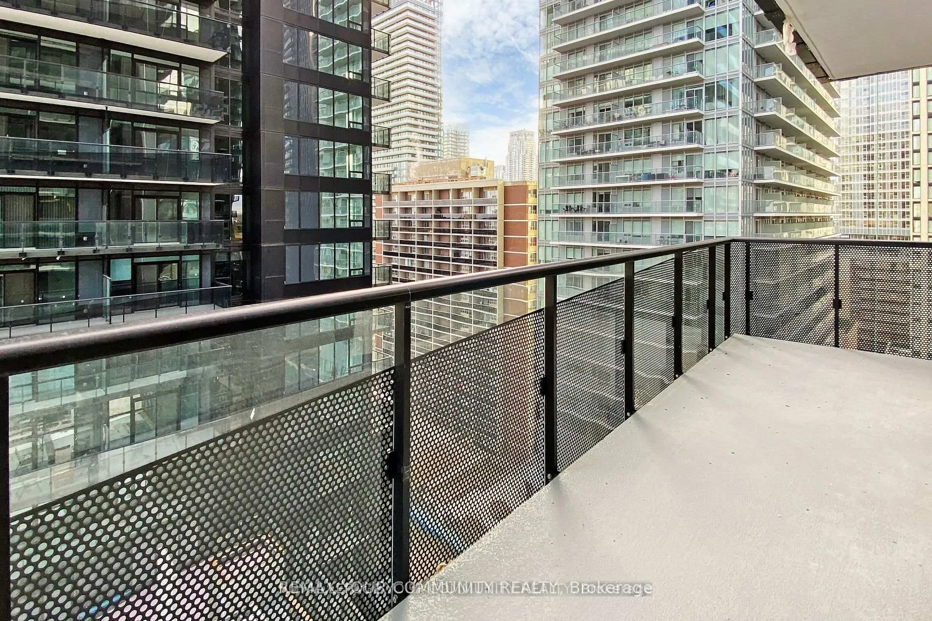 Photo 25 of Unit 1401, 117 Broadway Avenue, Toronto, Mount Pleasant West — HOMEH