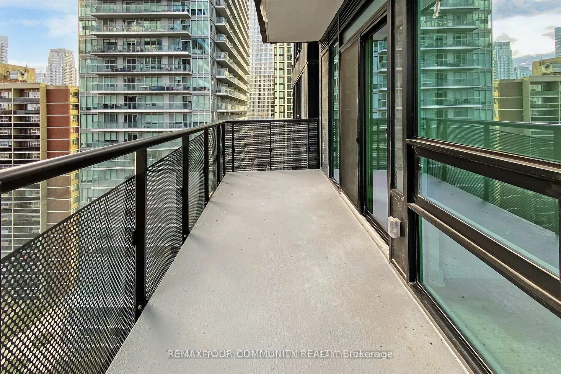 Photo 27 of Unit 1401, 117 Broadway Avenue, Toronto, Mount Pleasant West — HOMEH