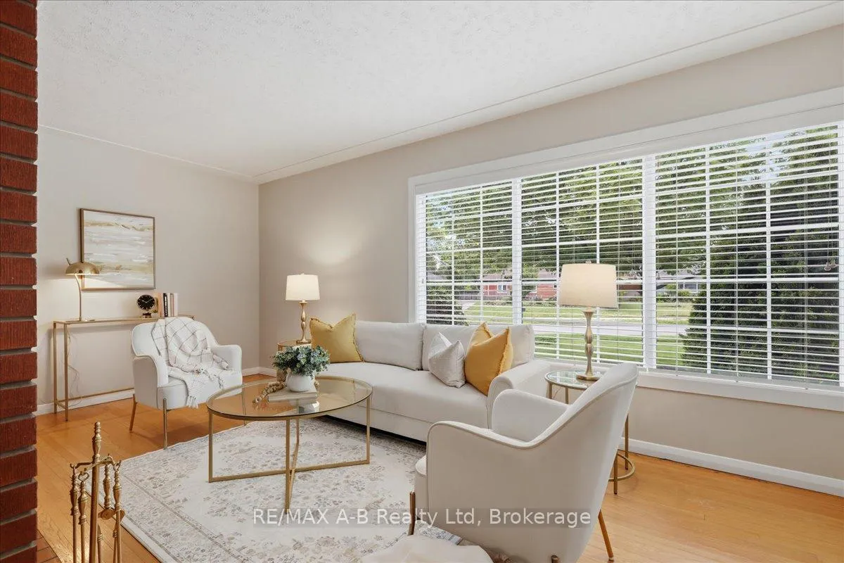 Photo 9 of 204 Base Line Road W, London, South D — HOMEH