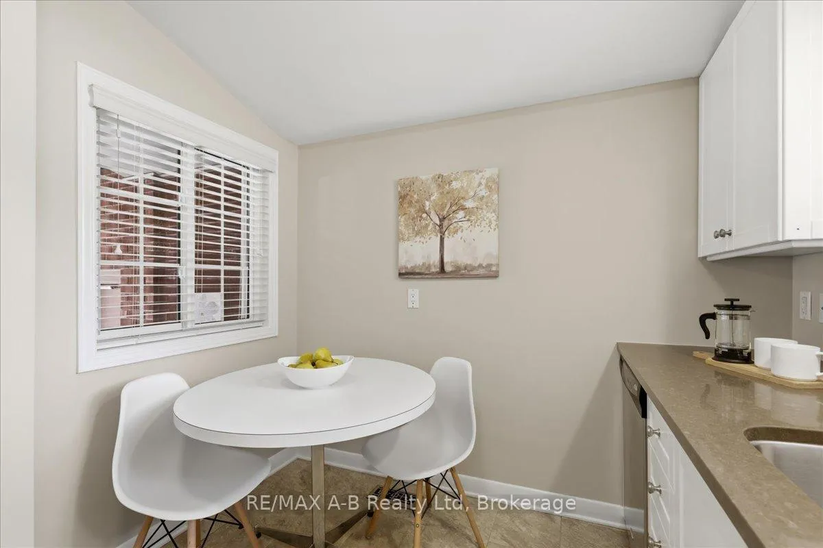 Photo 17 of 204 Base Line Road W, London, South D — HOMEH
