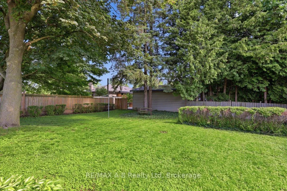 Photo 33 of 204 Base Line Road W, London, South D — HOMEH
