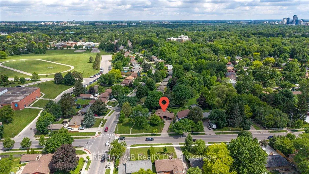 Photo 39 of 204 Base Line Road W, London, South D — HOMEH