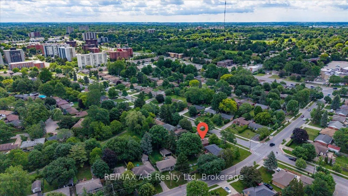 Photo 41 of 204 Base Line Road W, London, South D — HOMEH