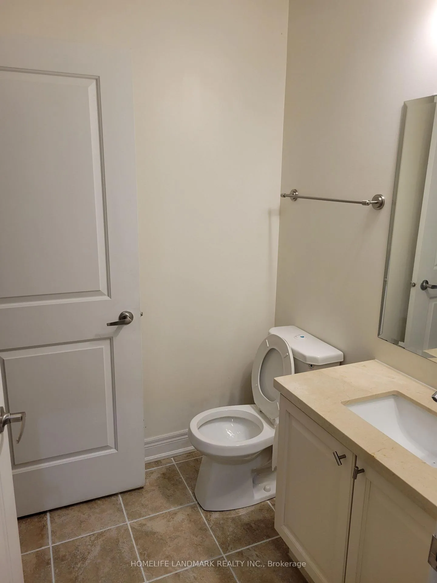 Photo 3 of Unit 4, 50 Hargrave Lane, North York, Bridle Path-Sunnybrook-York Mills — HOMEH