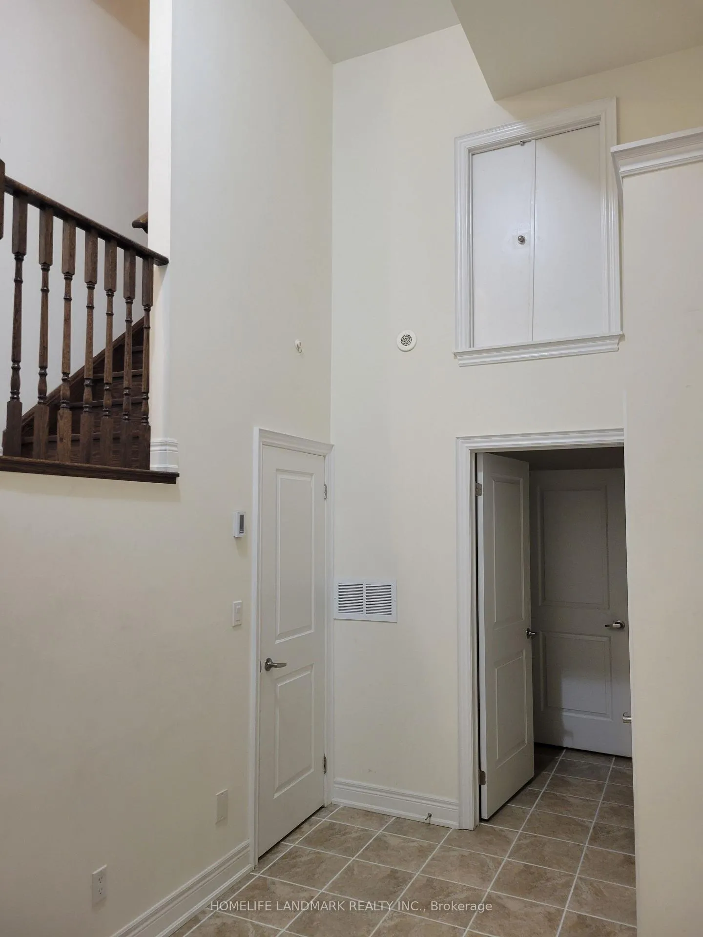 Photo 4 of Unit 4, 50 Hargrave Lane, North York, Bridle Path-Sunnybrook-York Mills — HOMEH