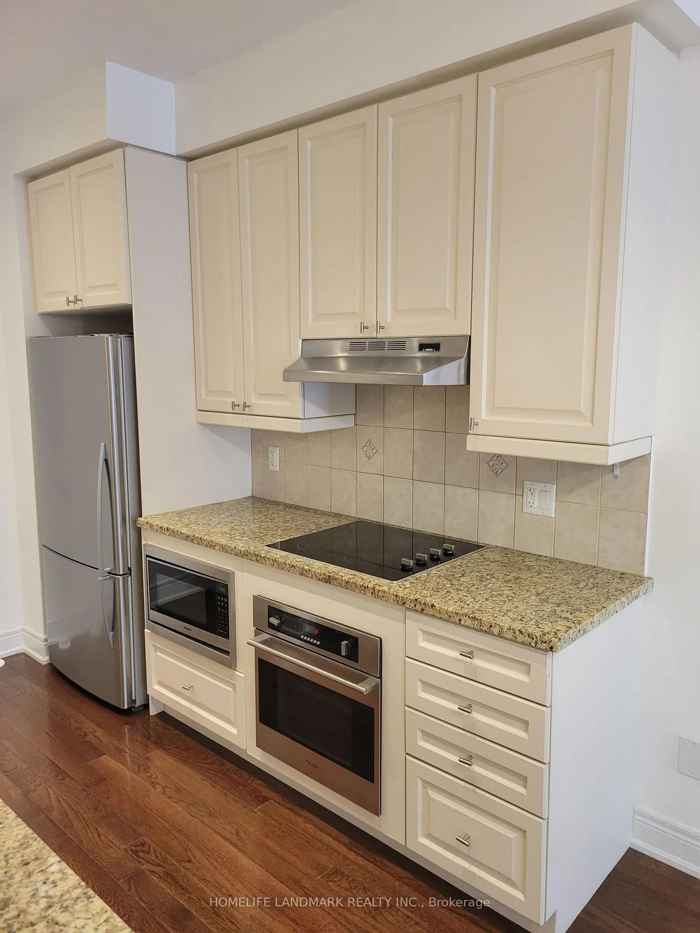 Photo 6 of Unit 4, 50 Hargrave Lane, North York, Bridle Path-Sunnybrook-York Mills — HOMEH