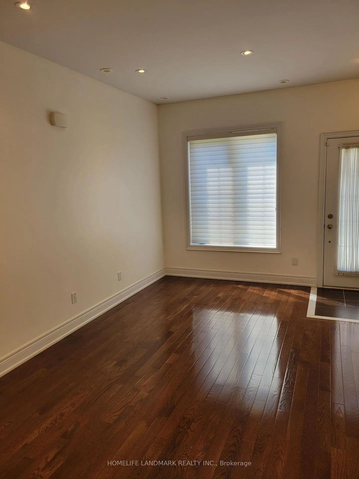 Photo 7 of Unit 4, 50 Hargrave Lane, North York, Bridle Path-Sunnybrook-York Mills — HOMEH