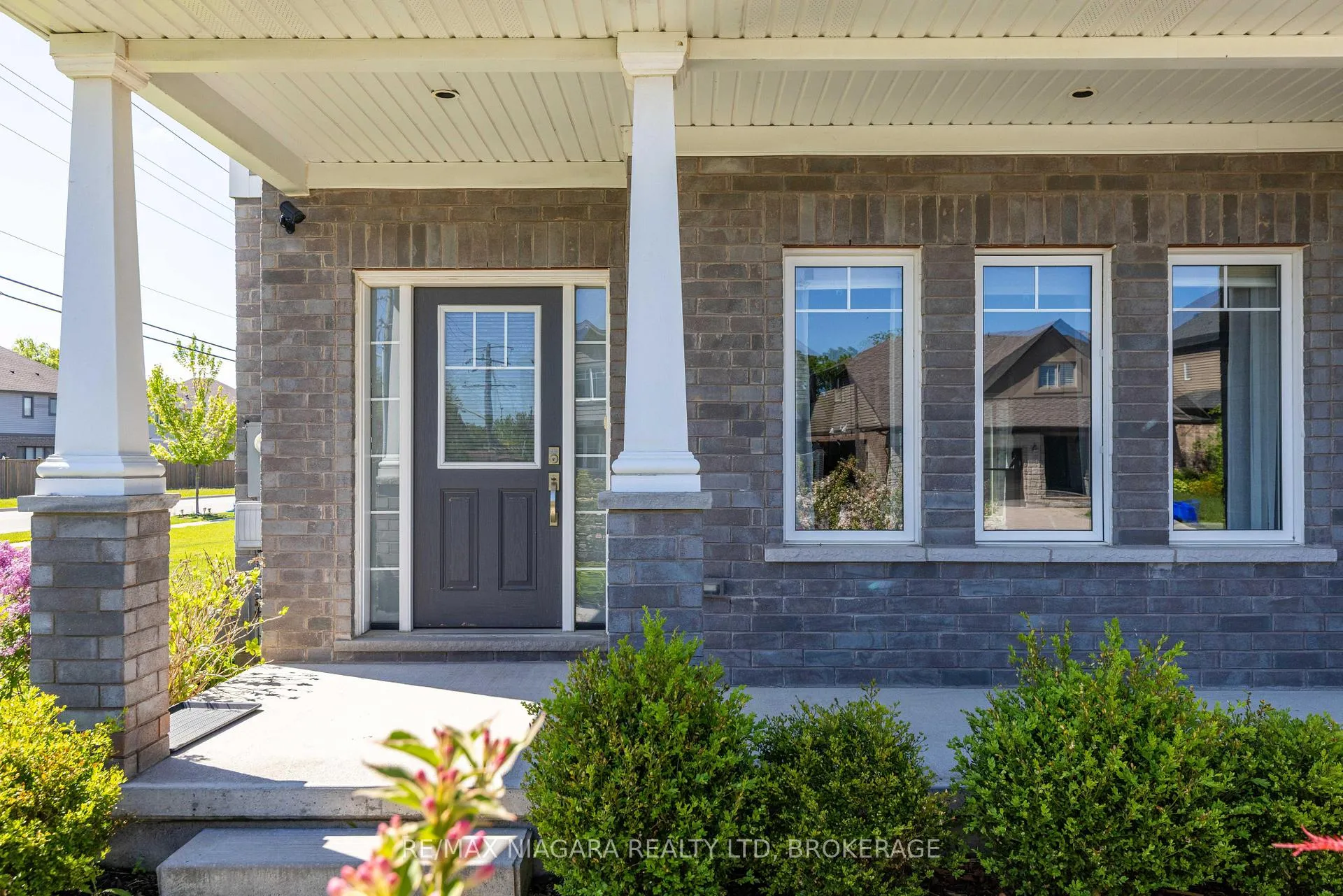 Photo 2 of 6212 Sam Iorfida Drive, Niagara Falls, Oldfield — HOMEH