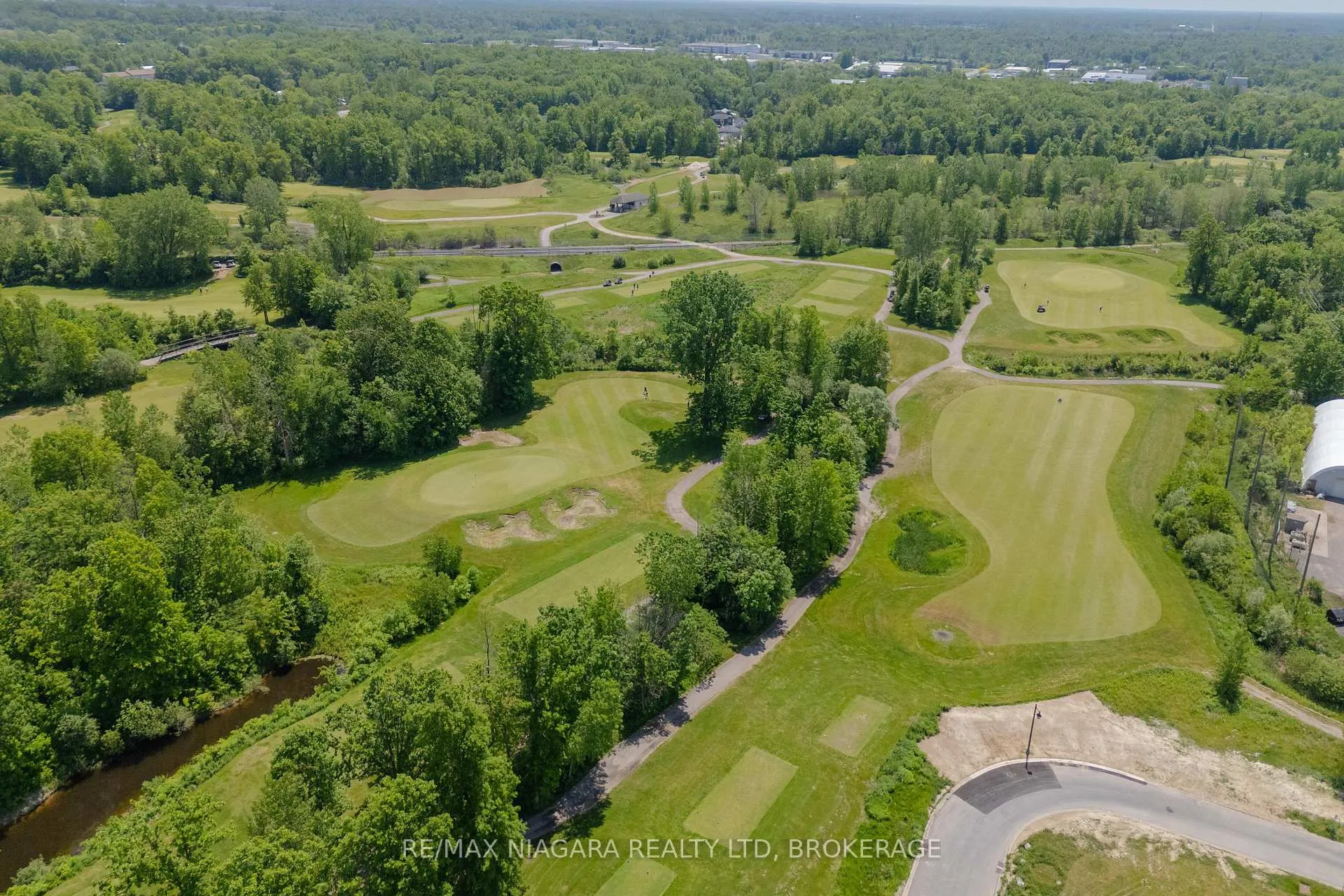 Photo 5 of 6212 Sam Iorfida Drive, Niagara Falls, Oldfield — HOMEH
