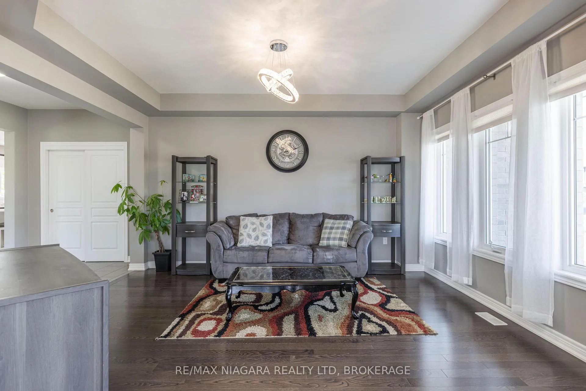 Photo 9 of 6212 Sam Iorfida Drive, Niagara Falls, Oldfield — HOMEH