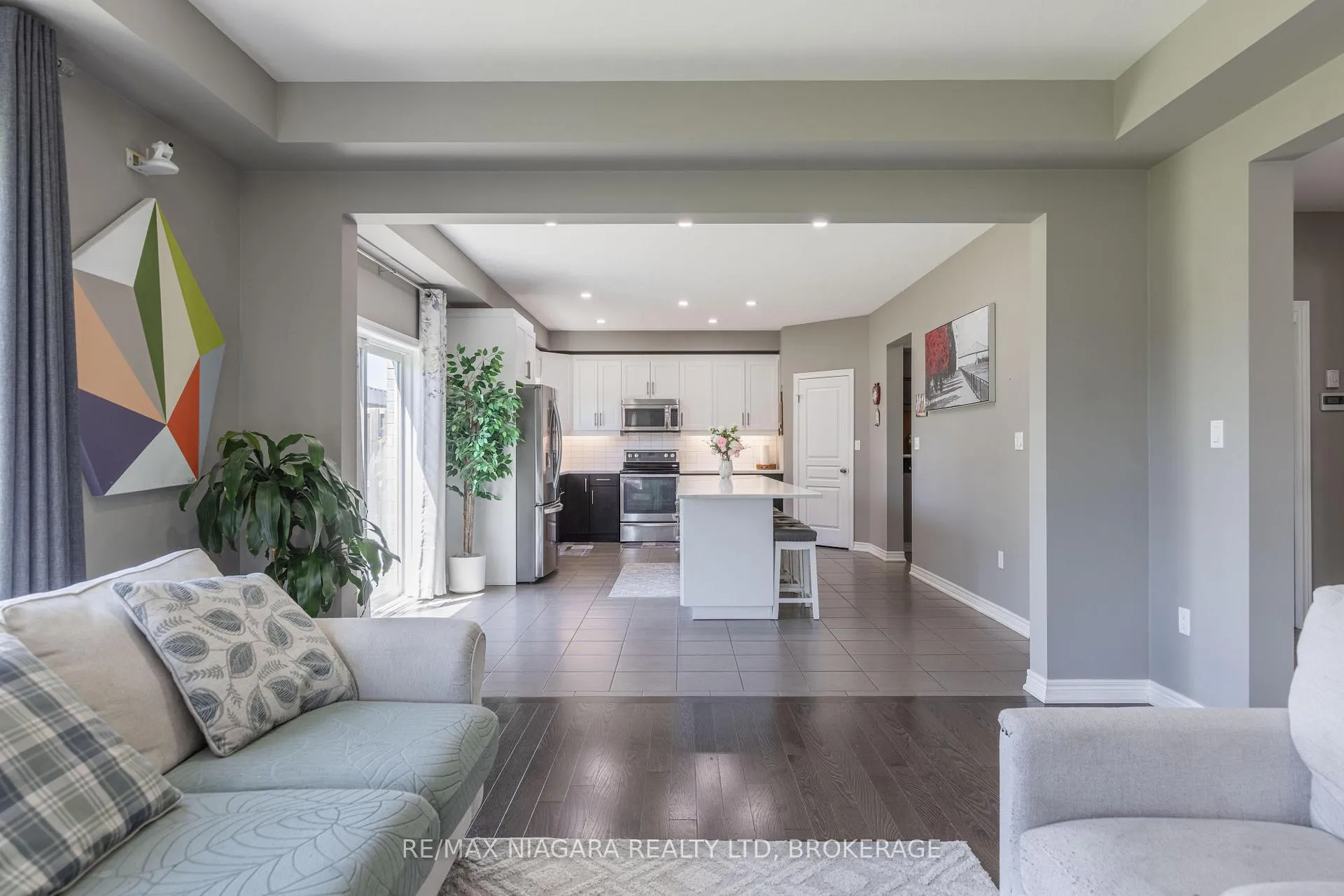 Photo 12 of 6212 Sam Iorfida Drive, Niagara Falls, Oldfield — HOMEH