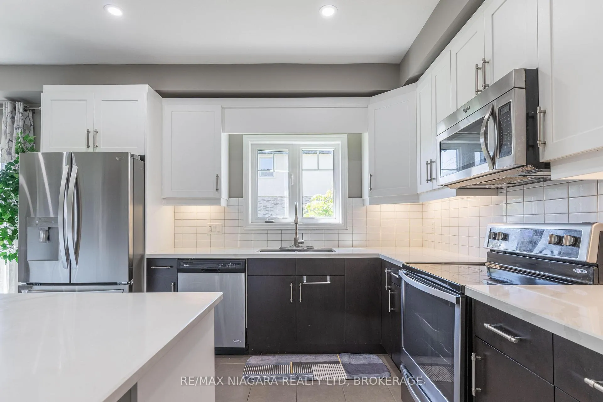 Photo 14 of 6212 Sam Iorfida Drive, Niagara Falls, Oldfield — HOMEH