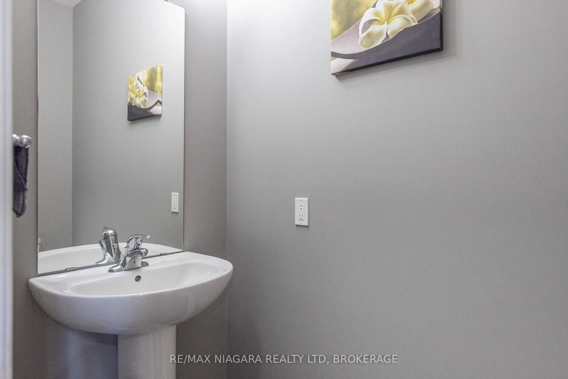 Photo 17 of 6212 Sam Iorfida Drive, Niagara Falls, Oldfield — HOMEH