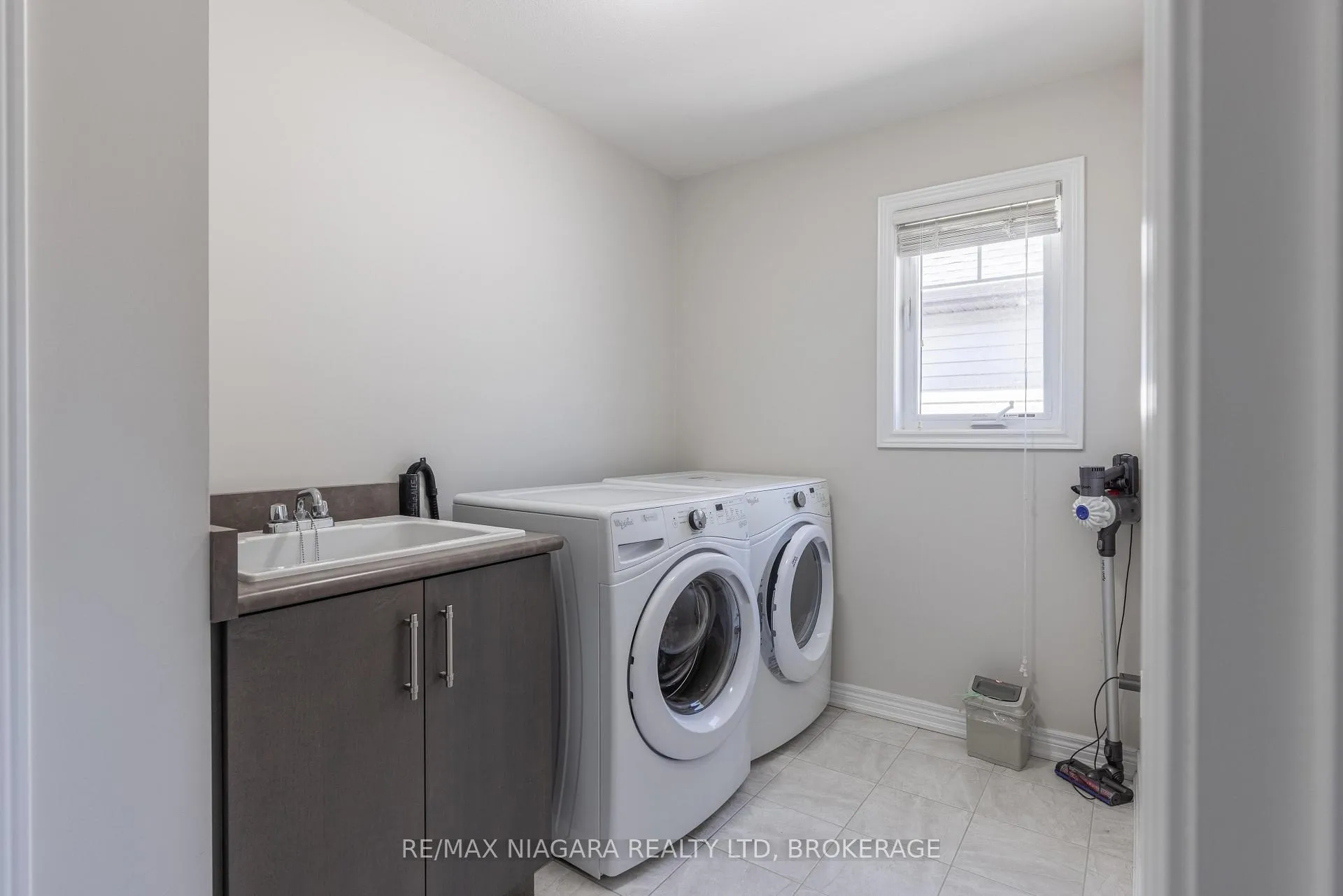 Photo 28 of 6212 Sam Iorfida Drive, Niagara Falls, Oldfield — HOMEH