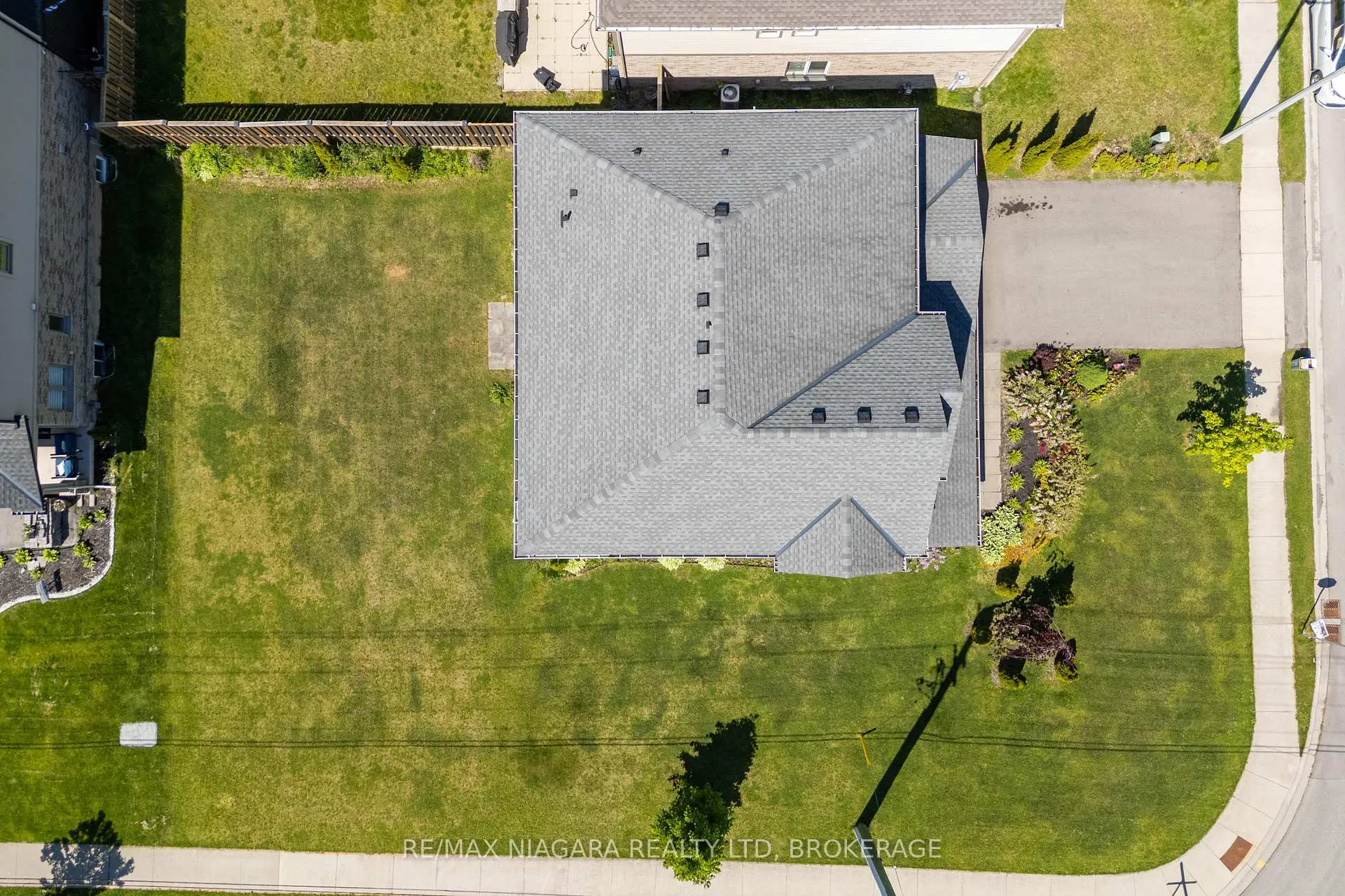 Photo 31 of 6212 Sam Iorfida Drive, Niagara Falls, Oldfield — HOMEH