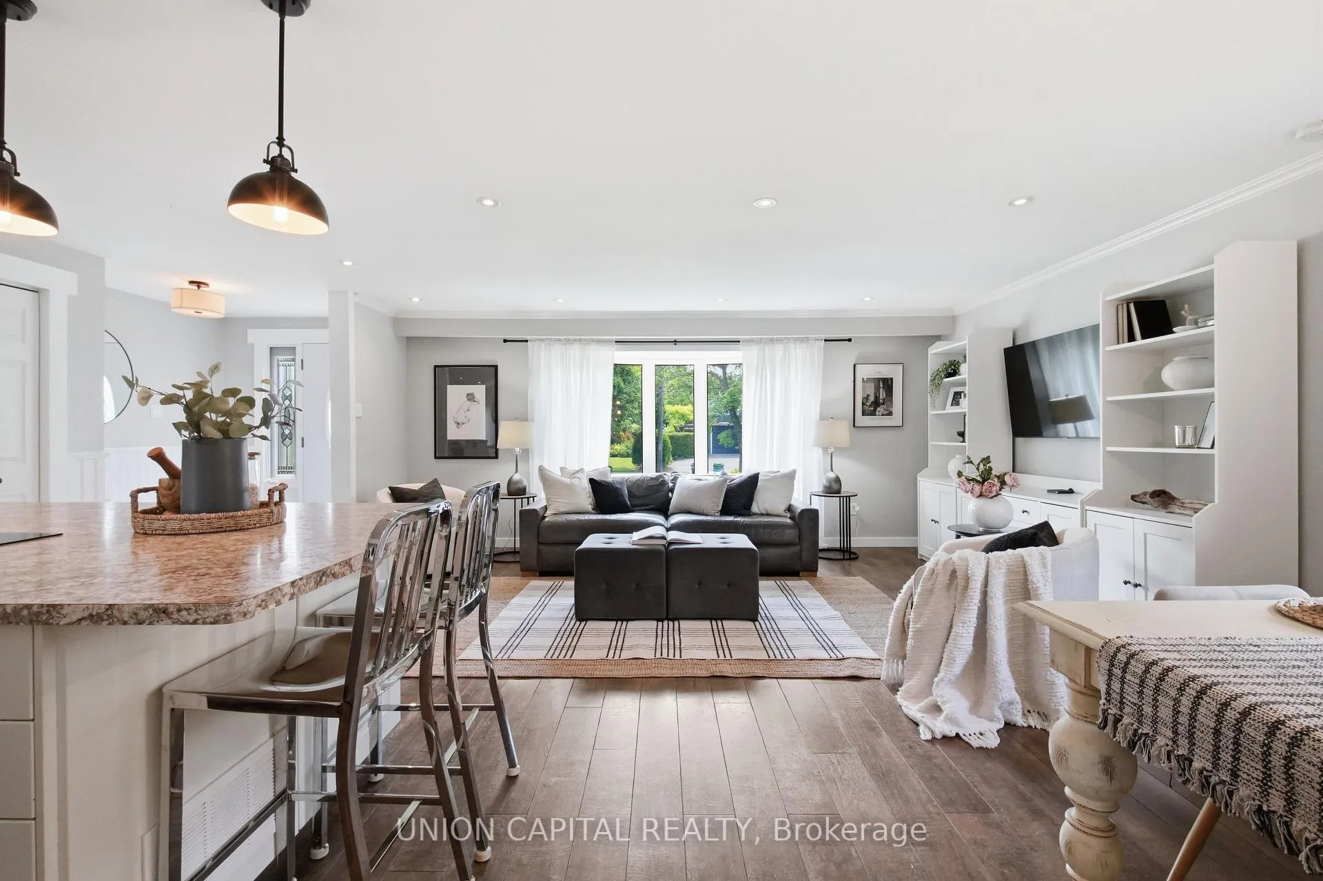 Photo 7 of 30 Irwin Crescent, Halton Hills, Georgetown — HOMEH