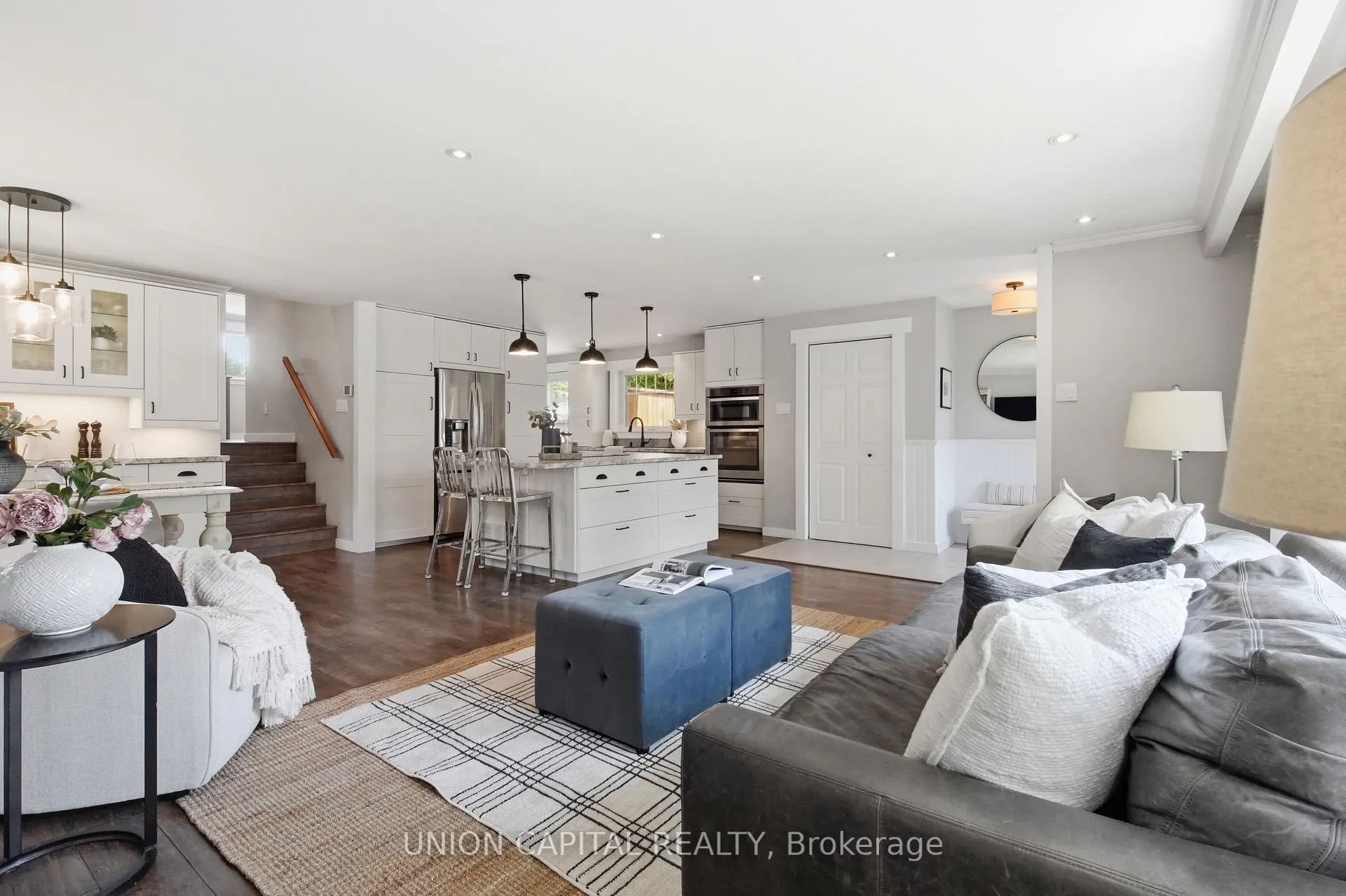 Photo 9 of 30 Irwin Crescent, Halton Hills, Georgetown — HOMEH