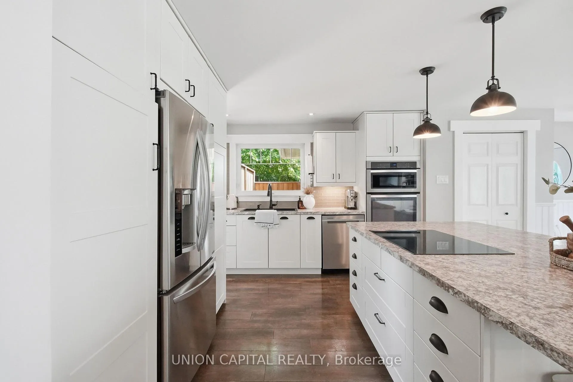 Photo 11 of 30 Irwin Crescent, Halton Hills, Georgetown — HOMEH