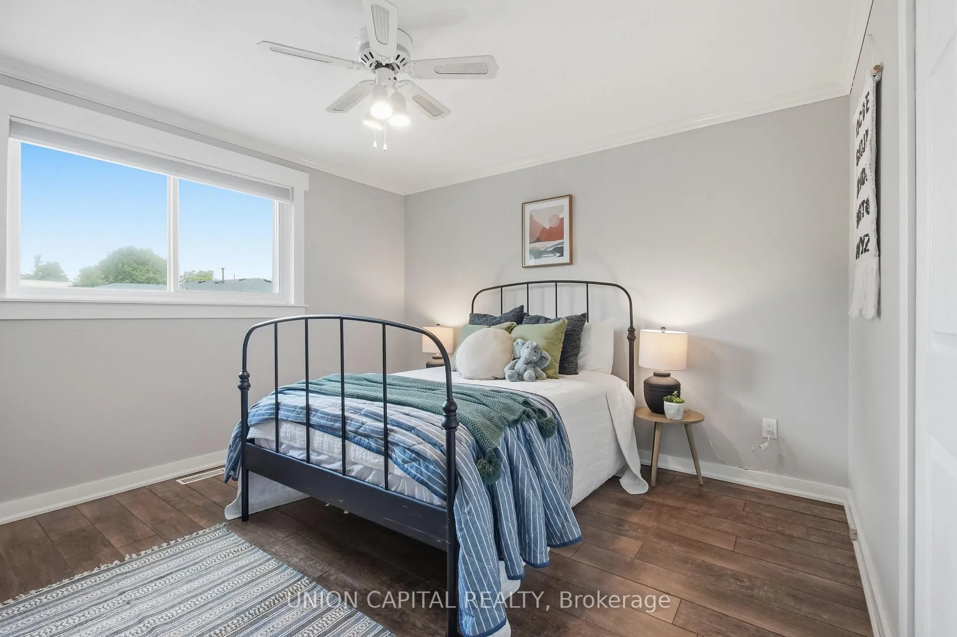 Photo 17 of 30 Irwin Crescent, Halton Hills, Georgetown — HOMEH