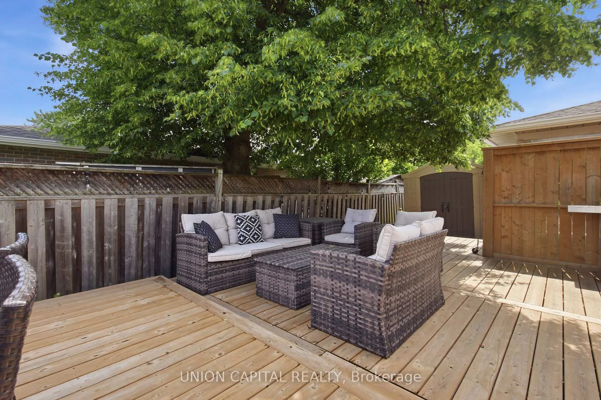 Photo 29 of 30 Irwin Crescent, Halton Hills, Georgetown — HOMEH