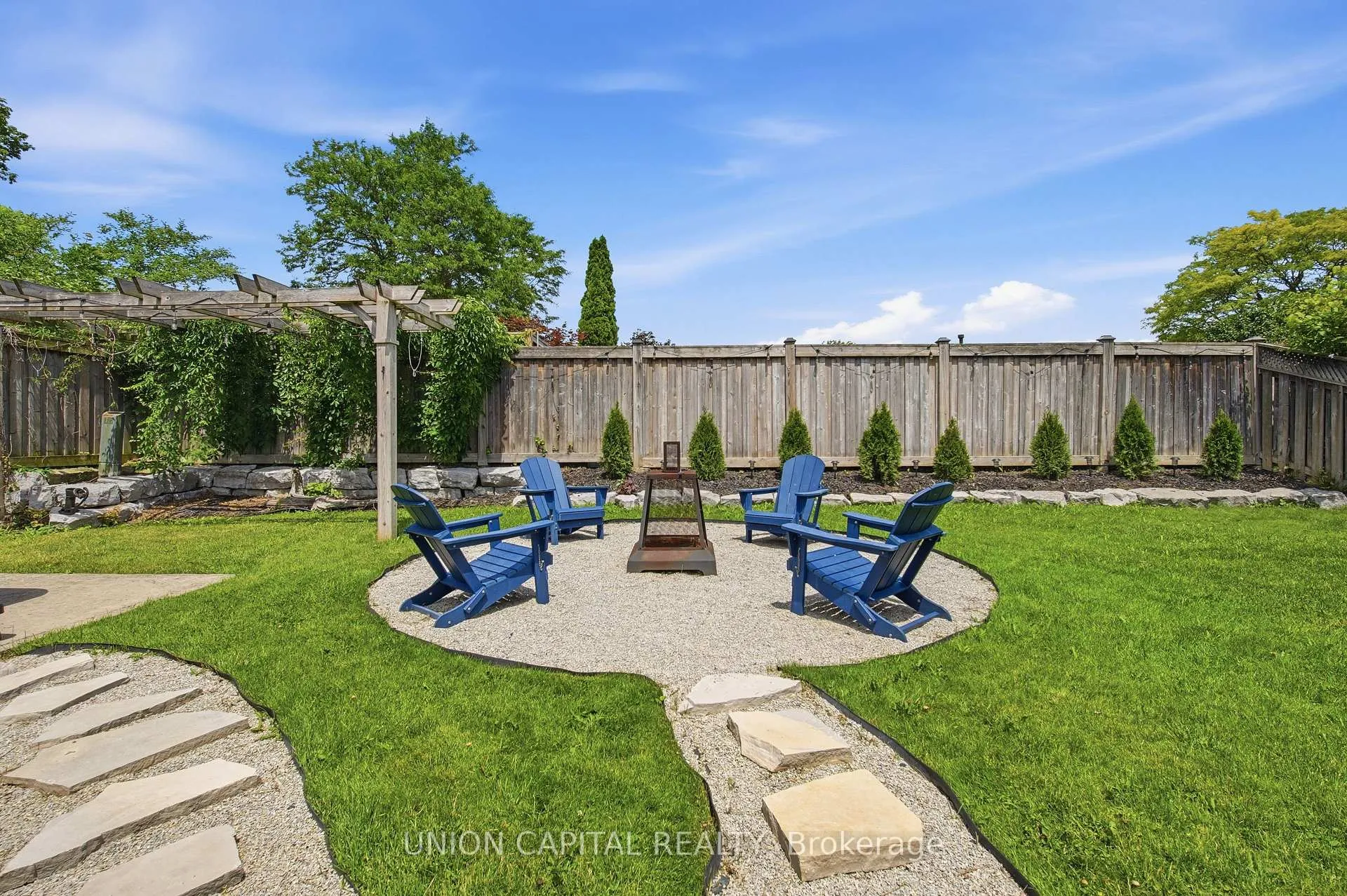 Photo 31 of 30 Irwin Crescent, Halton Hills, Georgetown — HOMEH