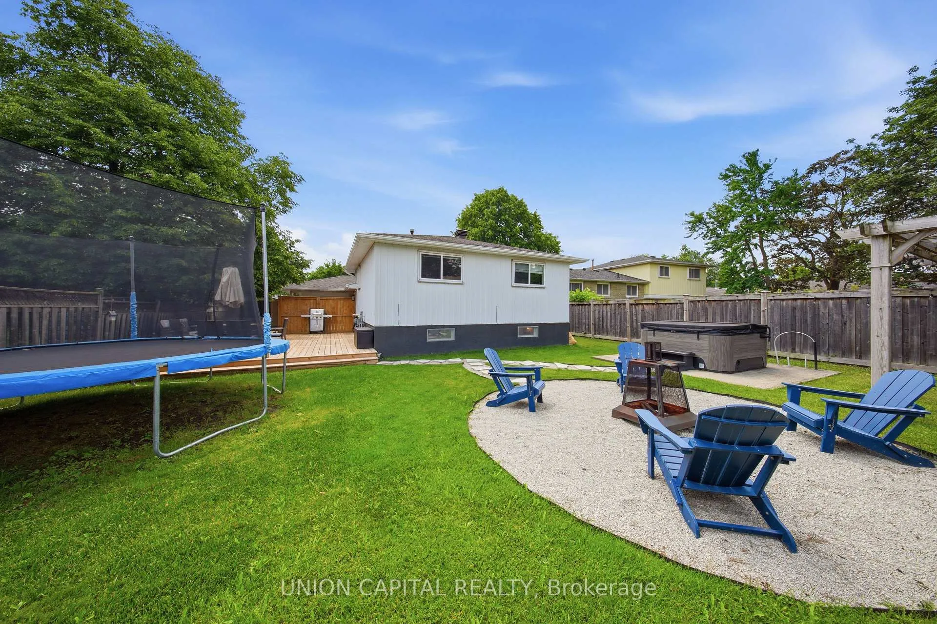 Photo 32 of 30 Irwin Crescent, Halton Hills, Georgetown — HOMEH