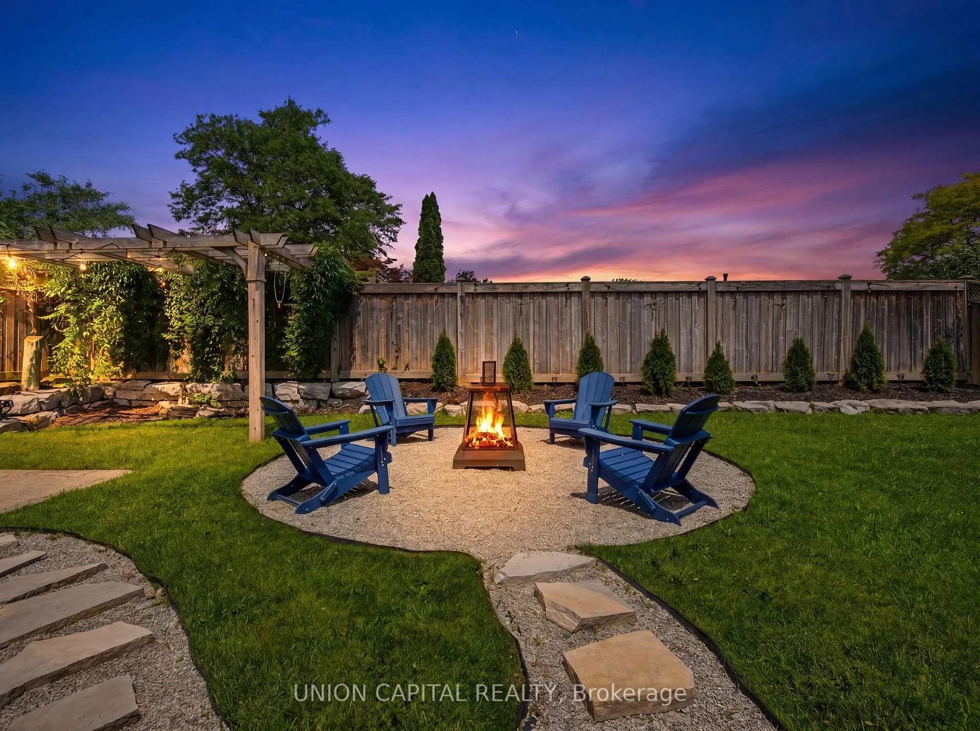 Photo 39 of 30 Irwin Crescent, Halton Hills, Georgetown — HOMEH