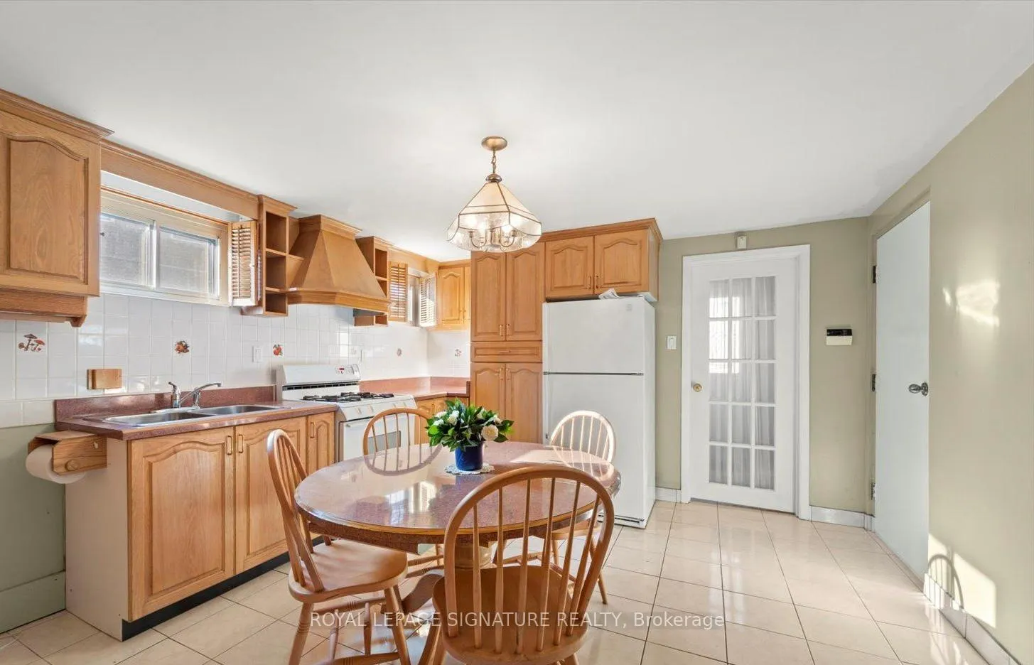 Photo 3 of Unit Lower, 64 Watney Crescent, North York, Glenfield-Jane Heights — HOMEH