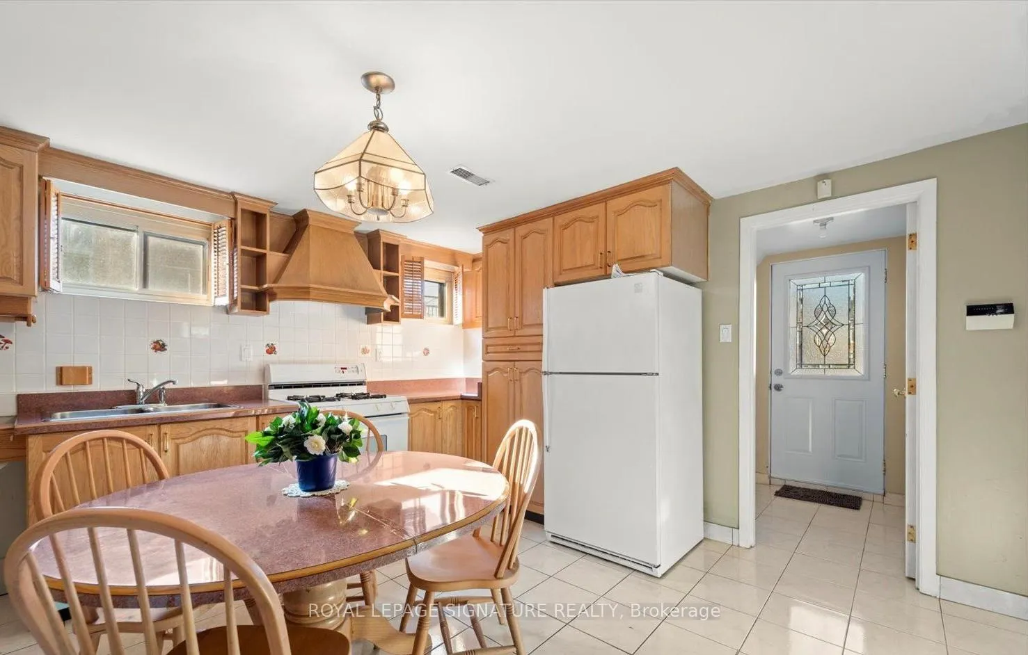 Photo 4 of Unit Lower, 64 Watney Crescent, North York, Glenfield-Jane Heights — HOMEH