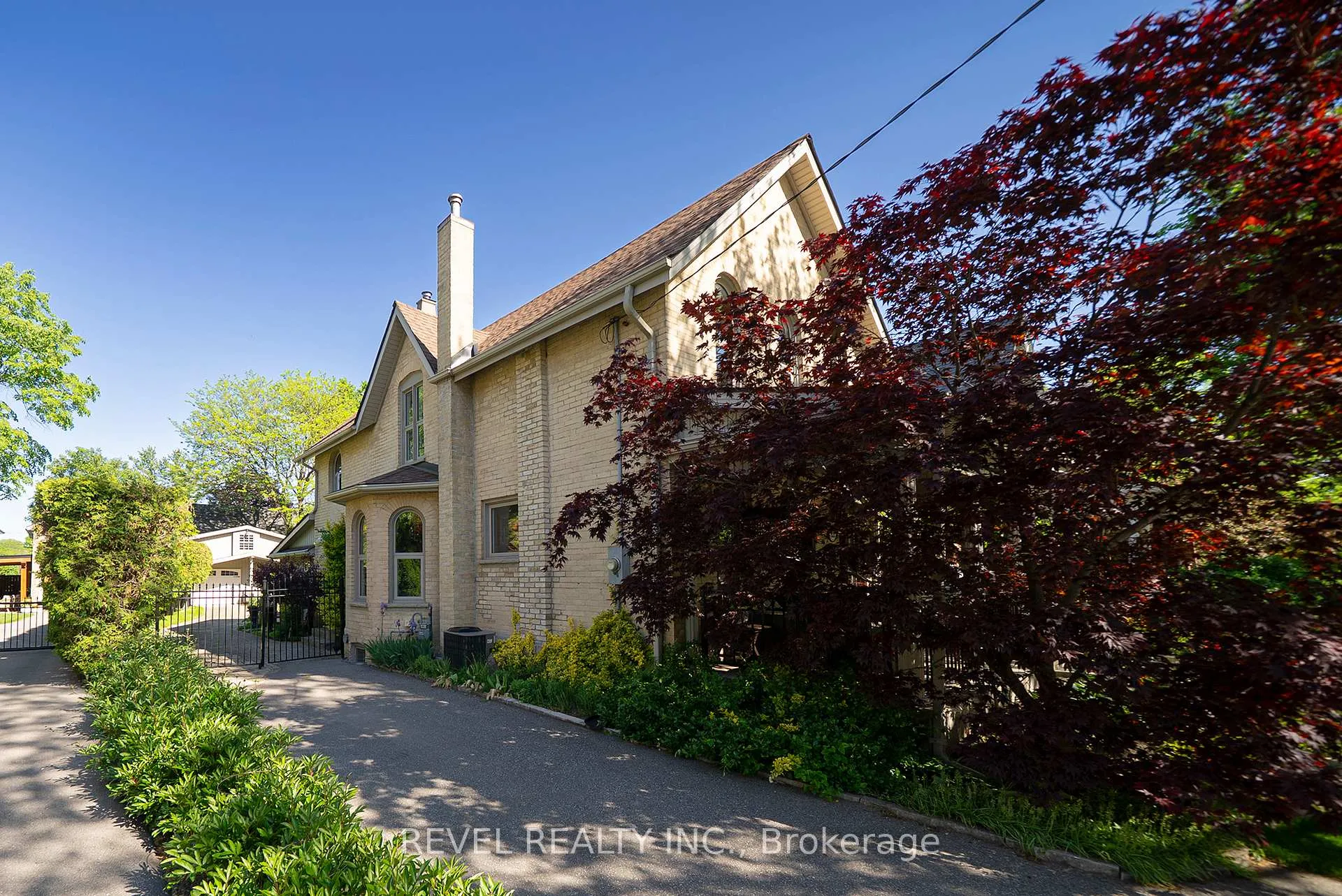 Photo 5 of 11 Chestnut Avenue, Brantford, Lansdowne — HOMEH