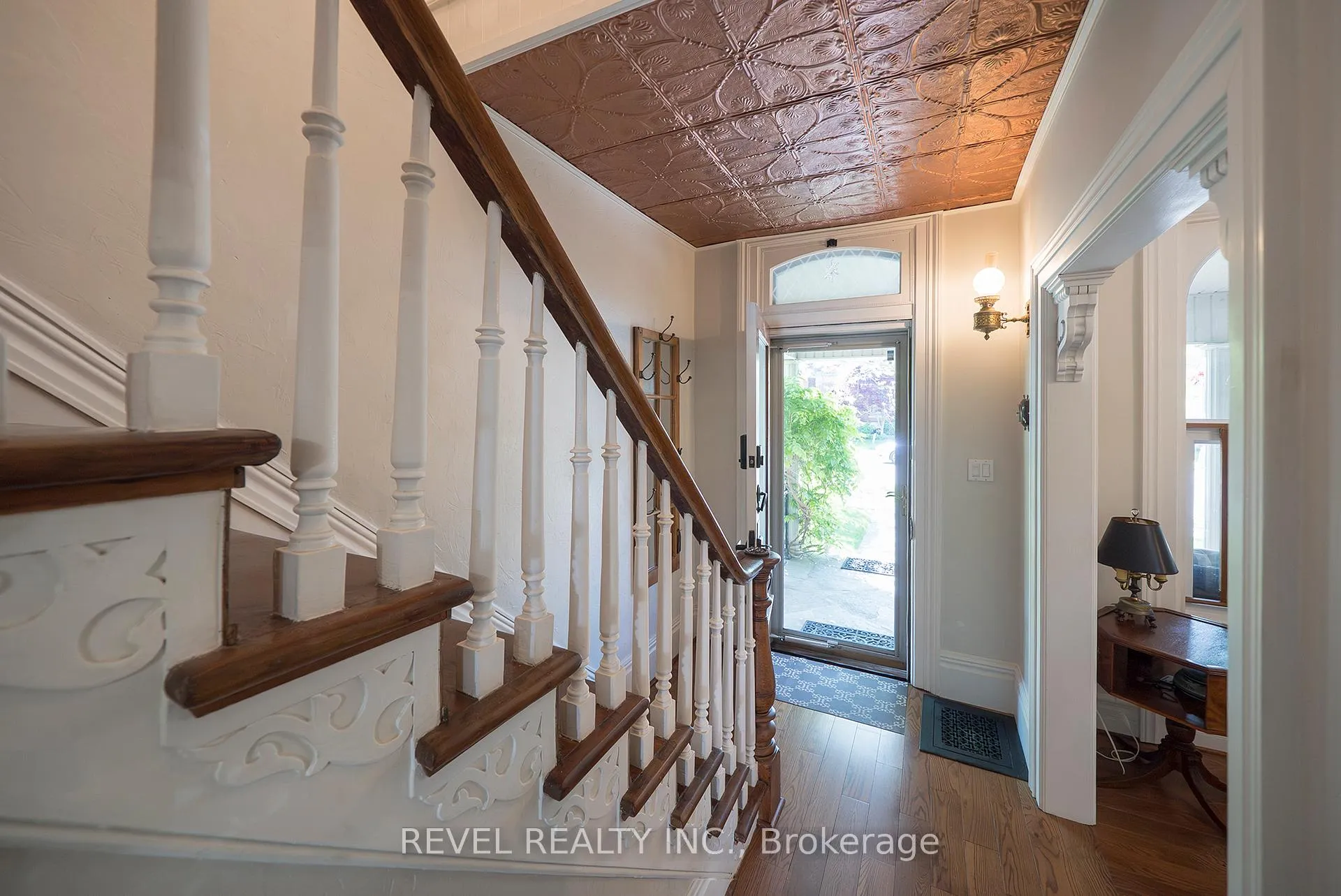 Photo 8 of 11 Chestnut Avenue, Brantford, Lansdowne — HOMEH