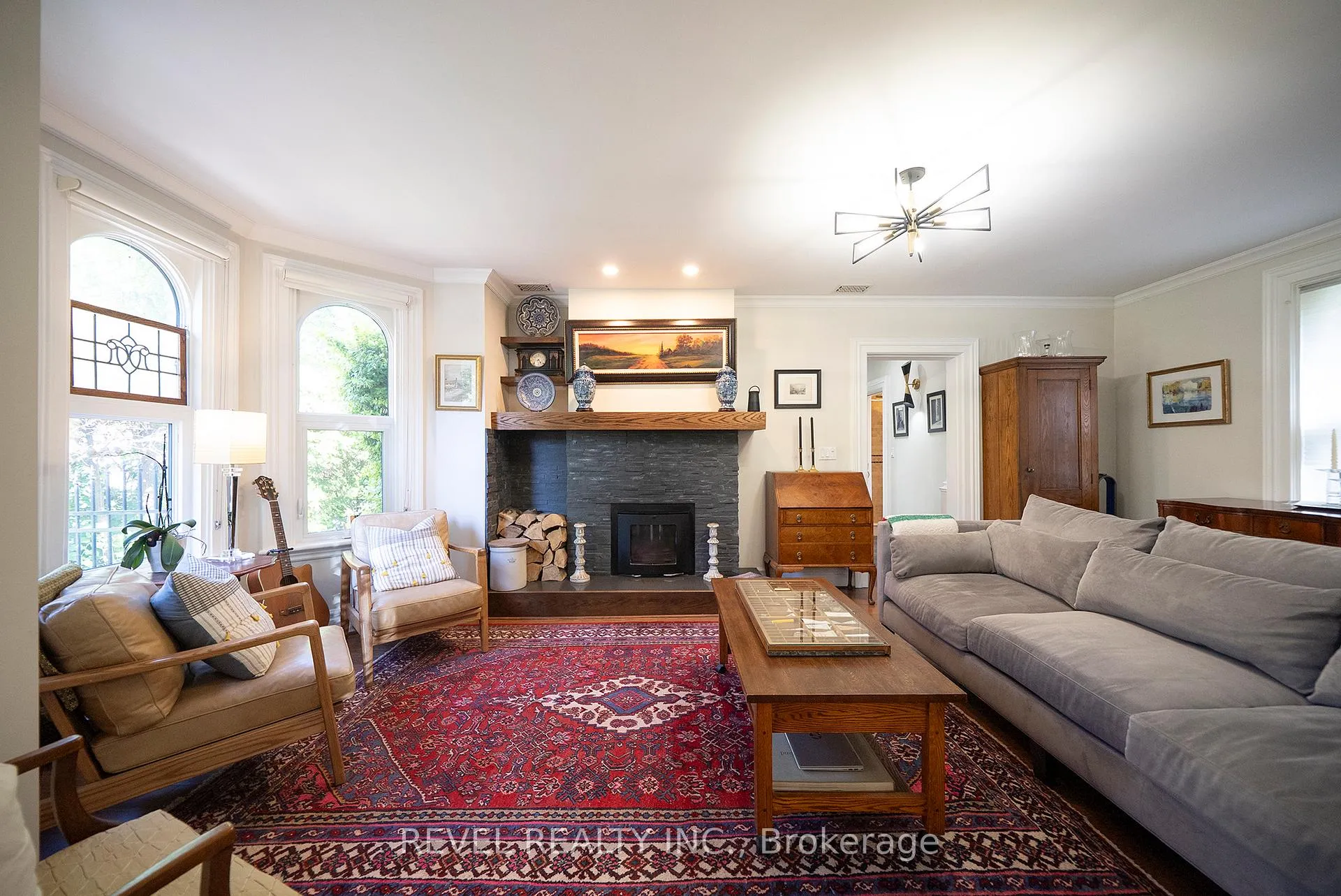 Photo 12 of 11 Chestnut Avenue, Brantford, Lansdowne — HOMEH