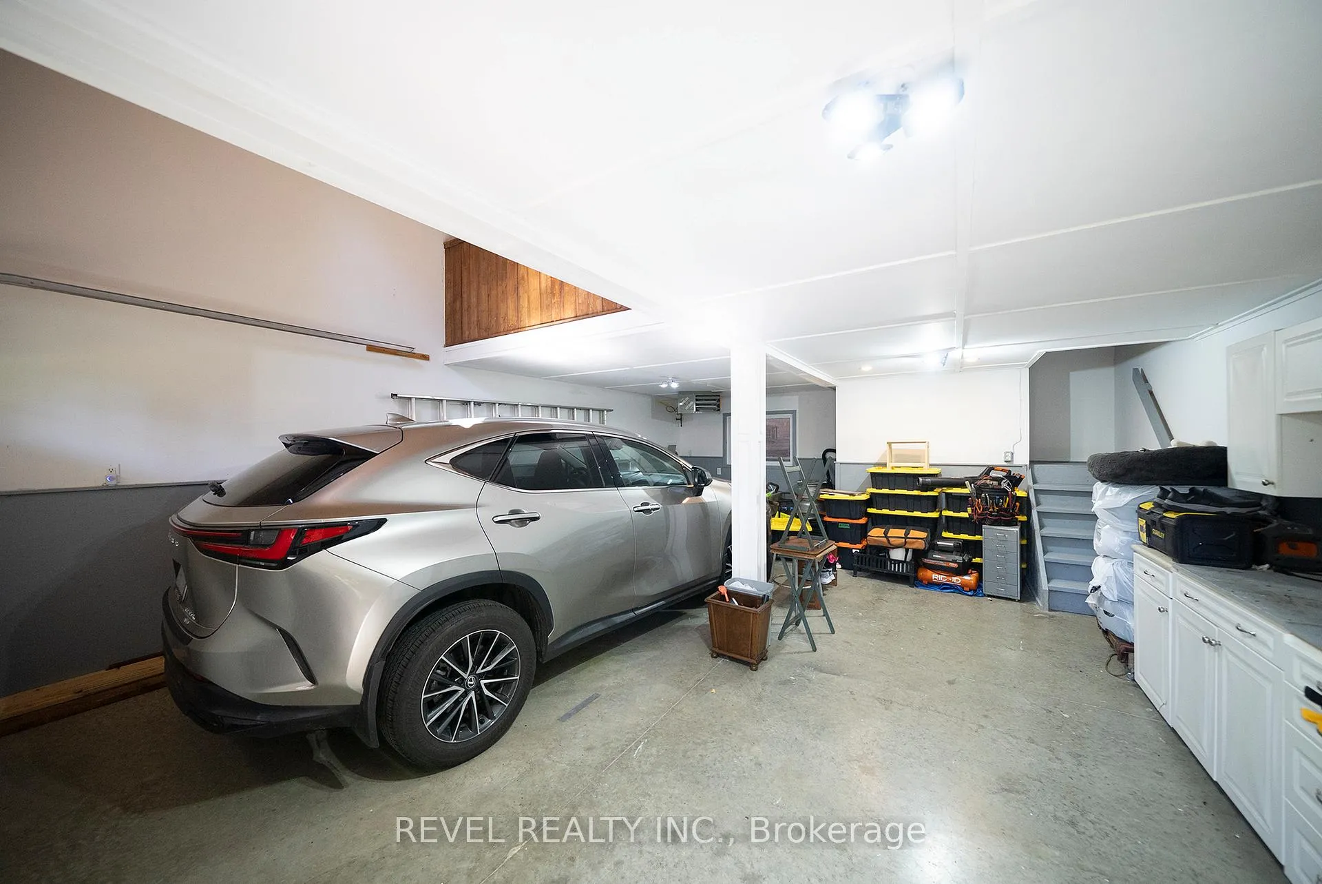 Photo 40 of 11 Chestnut Avenue, Brantford, Lansdowne — HOMEH
