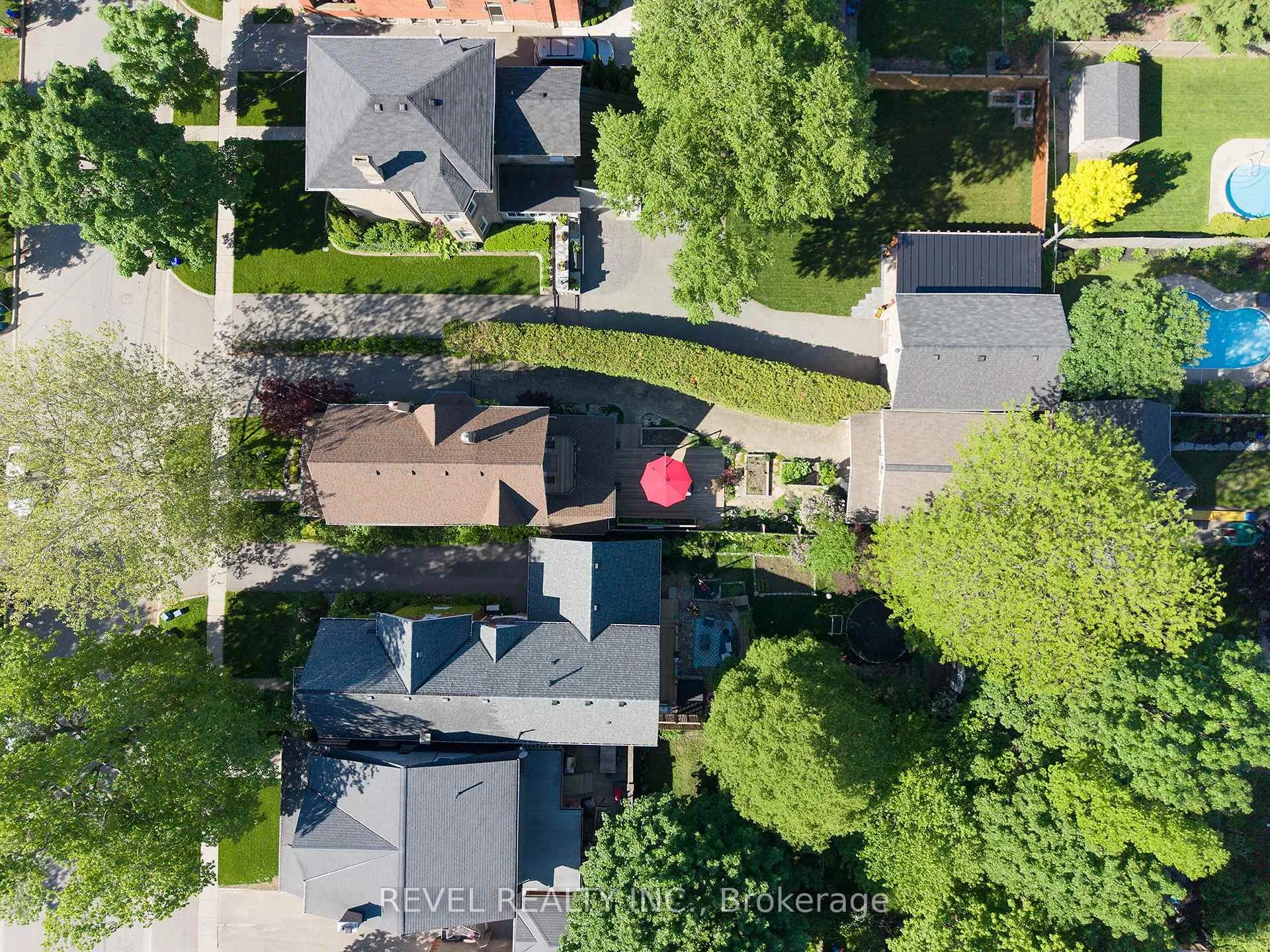 Photo 47 of 11 Chestnut Avenue, Brantford, Lansdowne — HOMEH