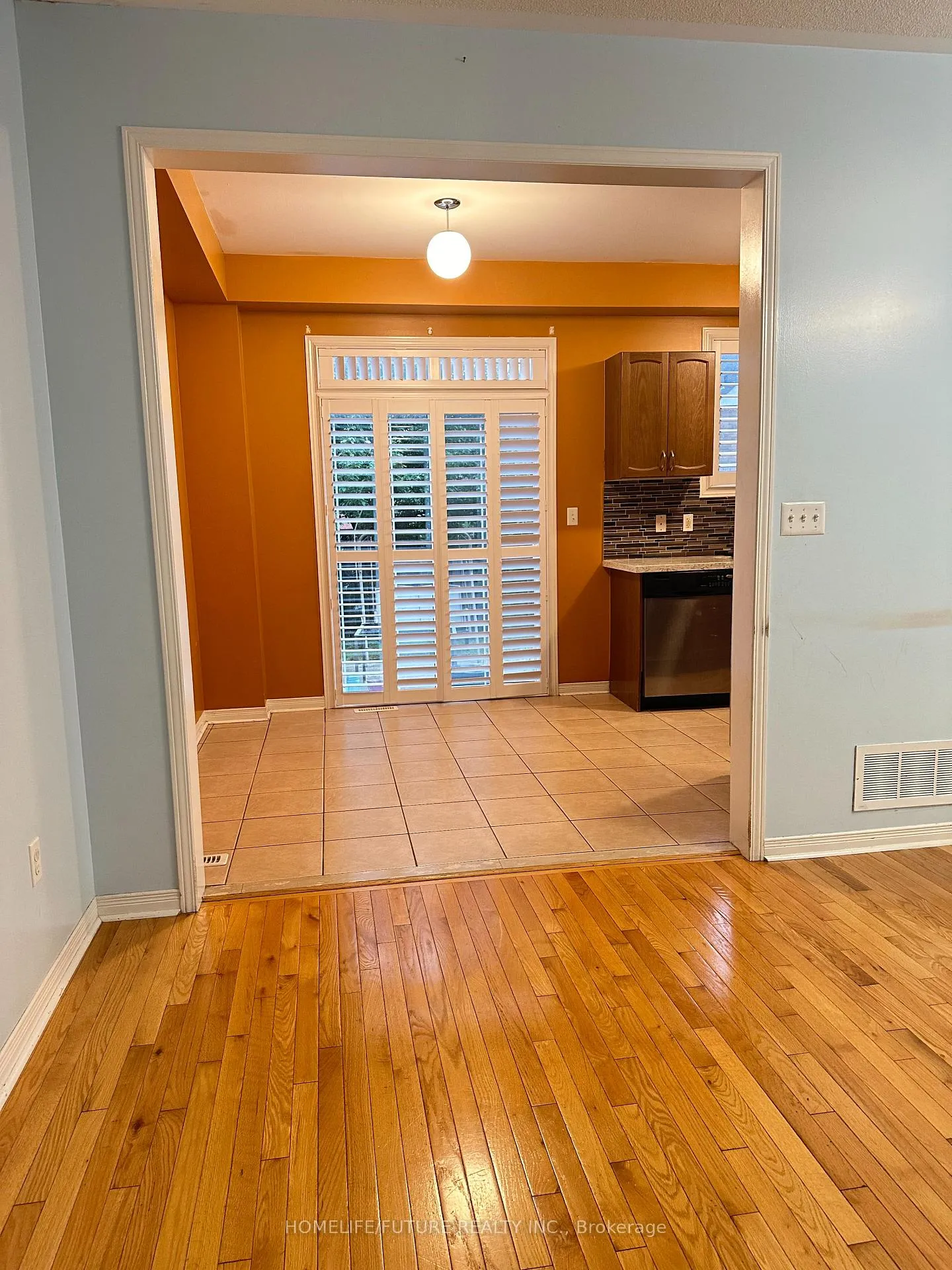 Photo 3 of Unit Main, 83 Jack Monkman Crescent, Markham, Cedarwood — HOMEH