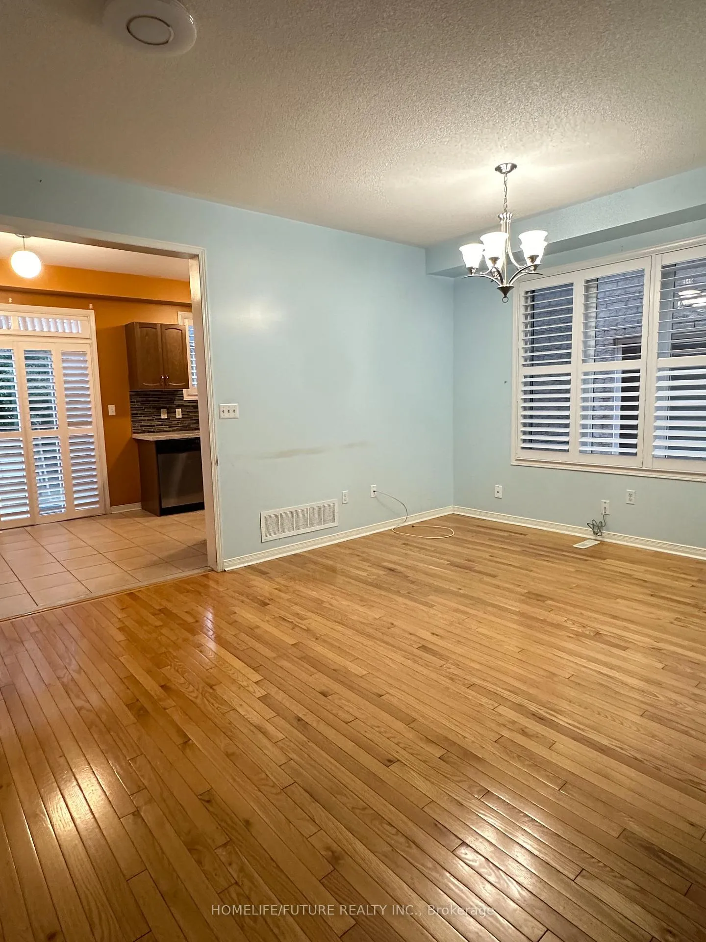 Photo 4 of Unit Main, 83 Jack Monkman Crescent, Markham, Cedarwood — HOMEH