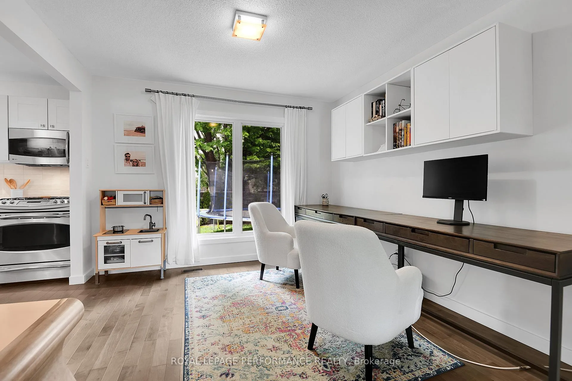 Photo 11 of 69 Hawk Crescent, Ottawa, Hunt Club/Western Community — HOMEH