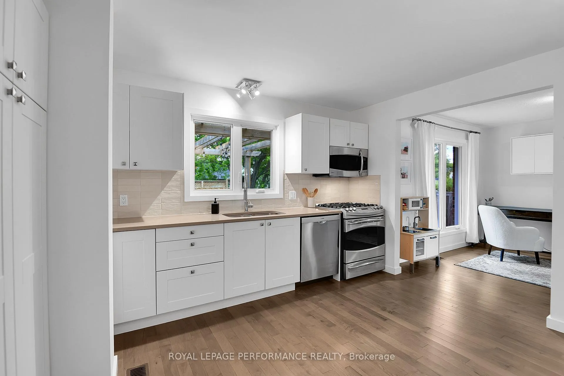 Photo 15 of 69 Hawk Crescent, Ottawa, Hunt Club/Western Community — HOMEH