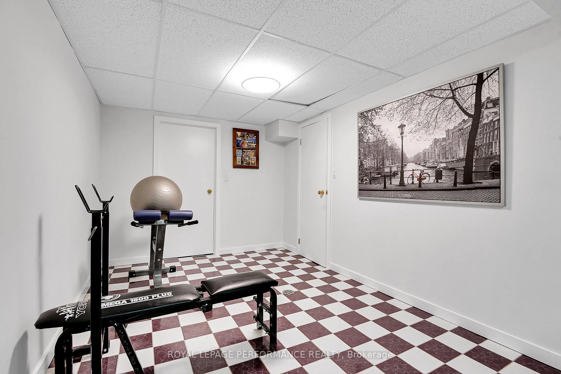 Photo 28 of 69 Hawk Crescent, Ottawa, Hunt Club/Western Community — HOMEH