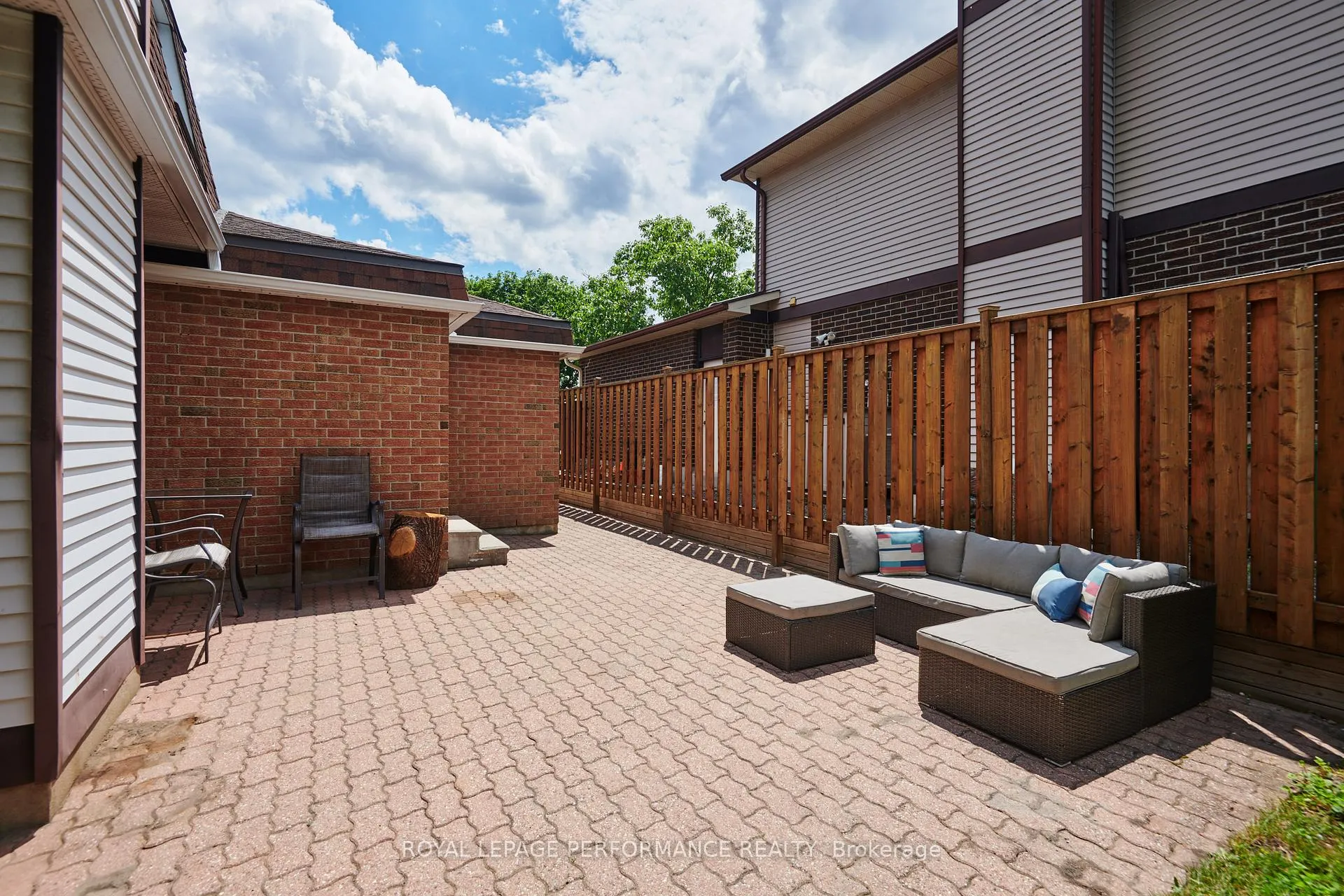 Photo 35 of 69 Hawk Crescent, Ottawa, Hunt Club/Western Community — HOMEH