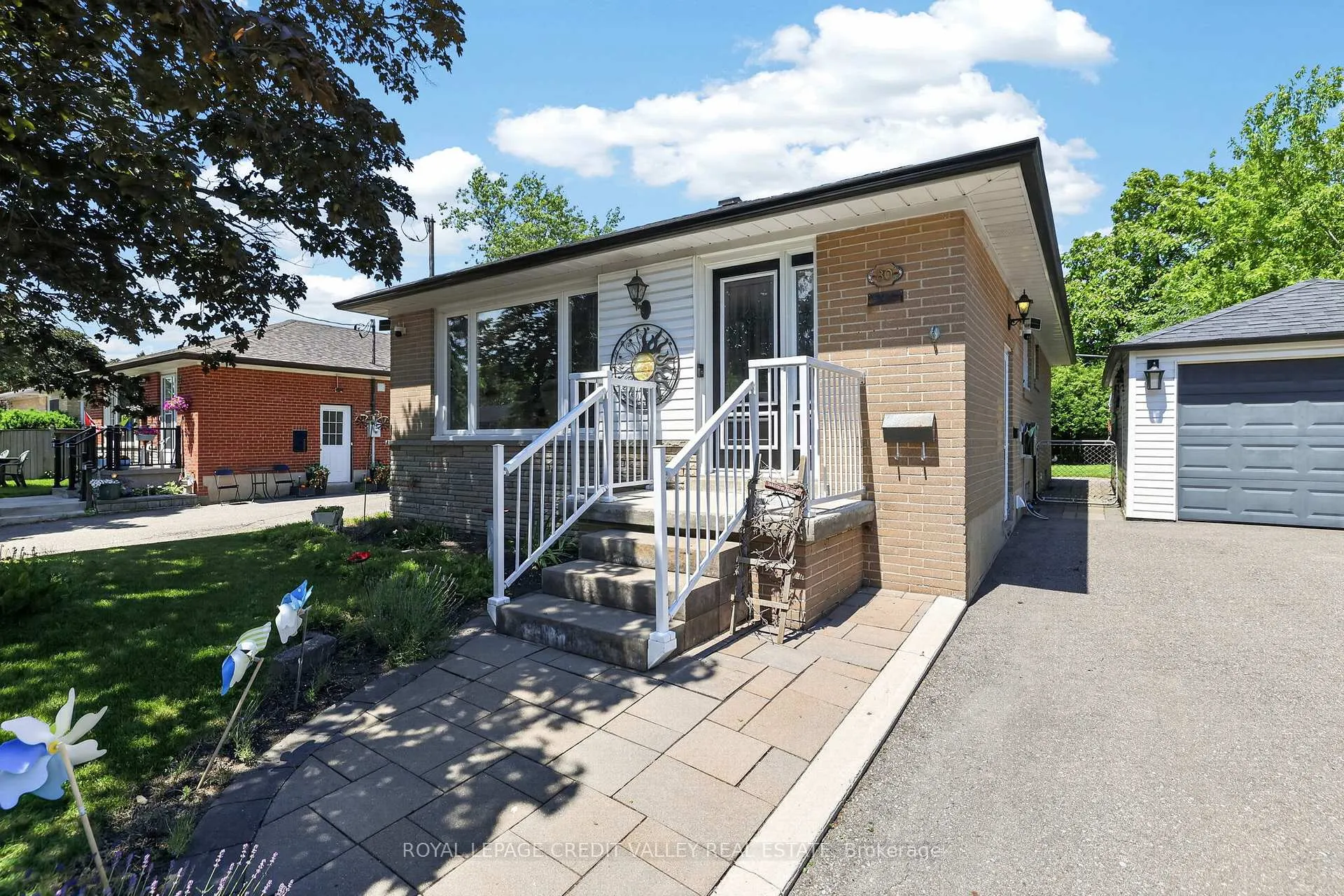 Photo 3 of 80 Cornwall Road, Brampton, Brampton East — HOMEH