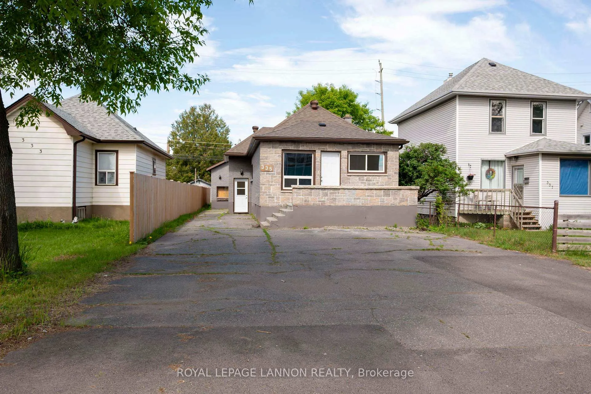 Photo 3 of 335 Vickers Street N, Thunder Bay, McKeller Park — HOMEH