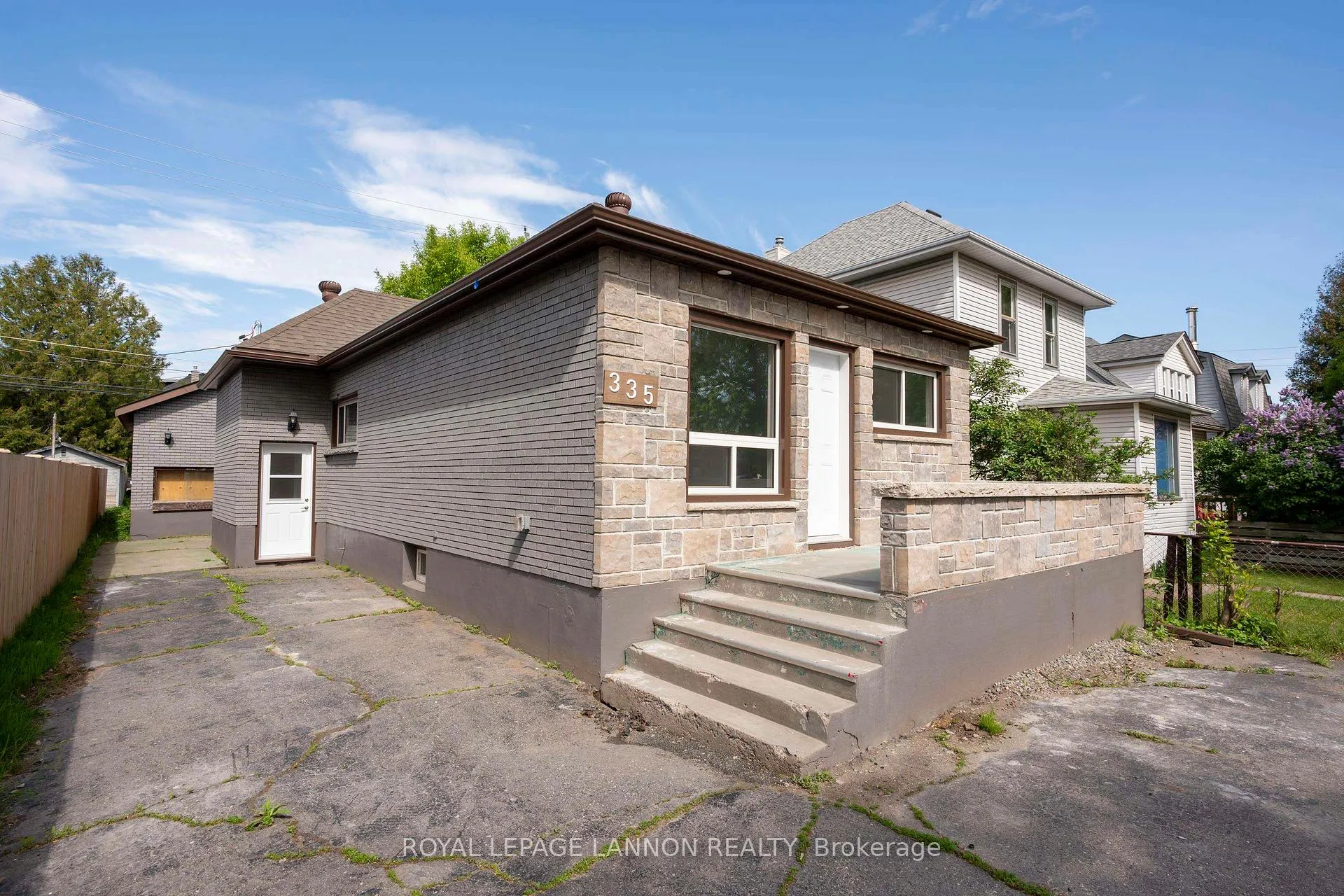 Photo 4 of 335 Vickers Street N, Thunder Bay, McKeller Park — HOMEH