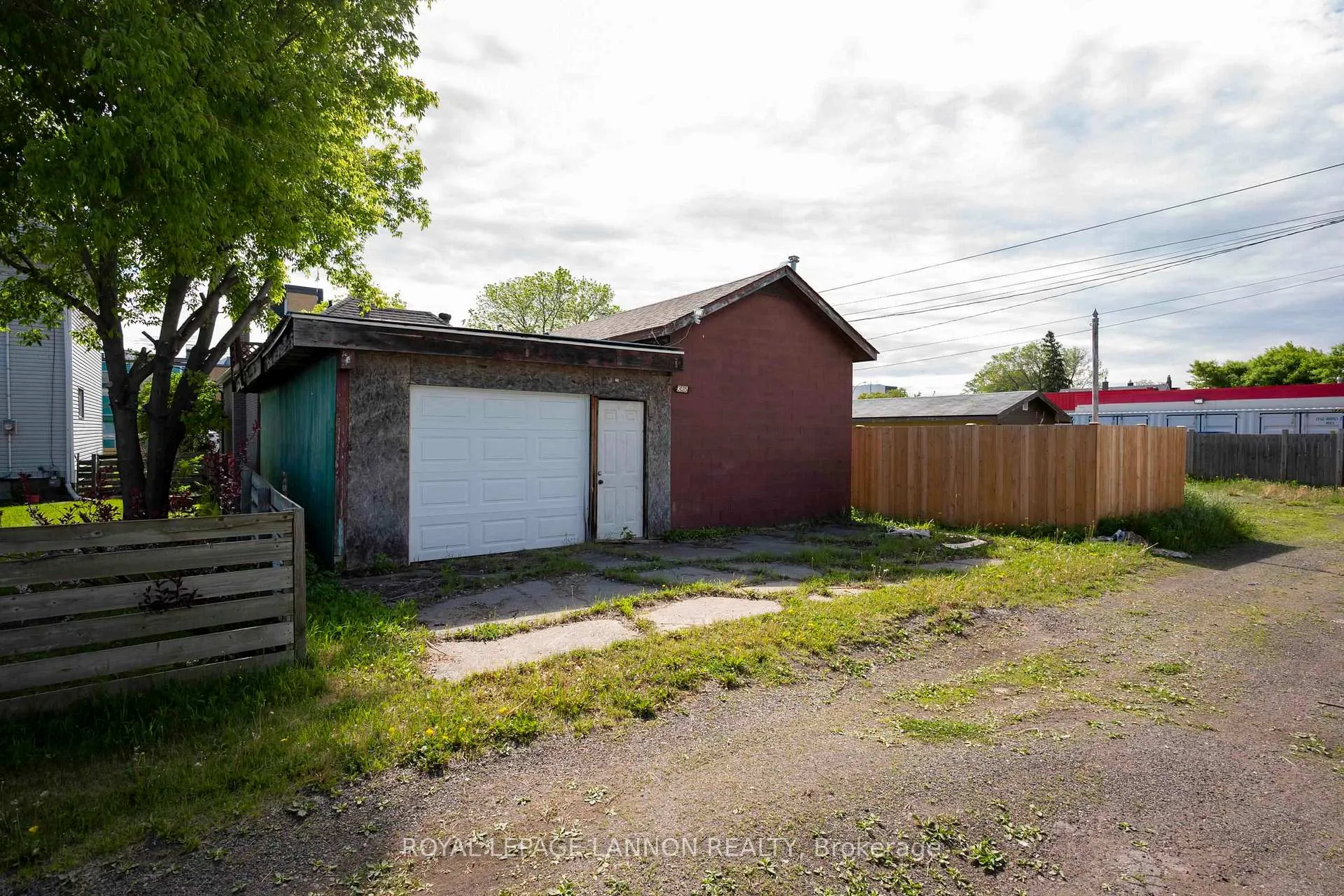 Photo 5 of 335 Vickers Street N, Thunder Bay, McKeller Park — HOMEH