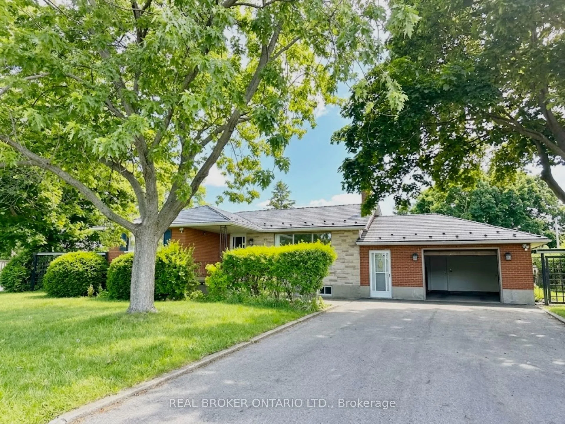 Photo 1 of 67 Lakeside Drive, Grimsby, Grimsby Beach — HOMEH