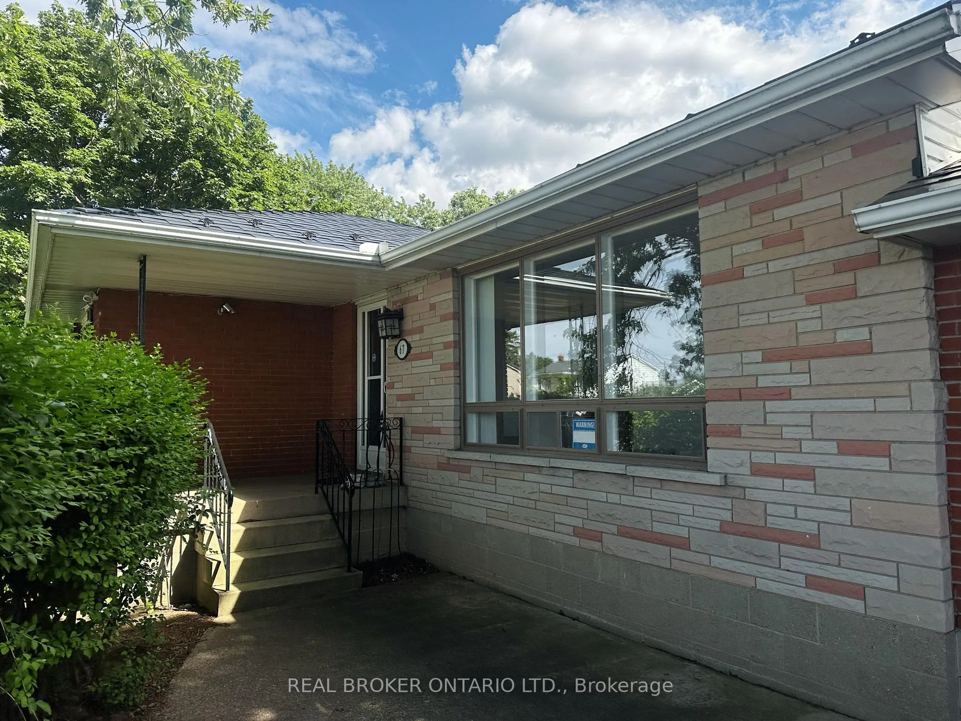 Photo 2 of 67 Lakeside Drive, Grimsby, Grimsby Beach — HOMEH